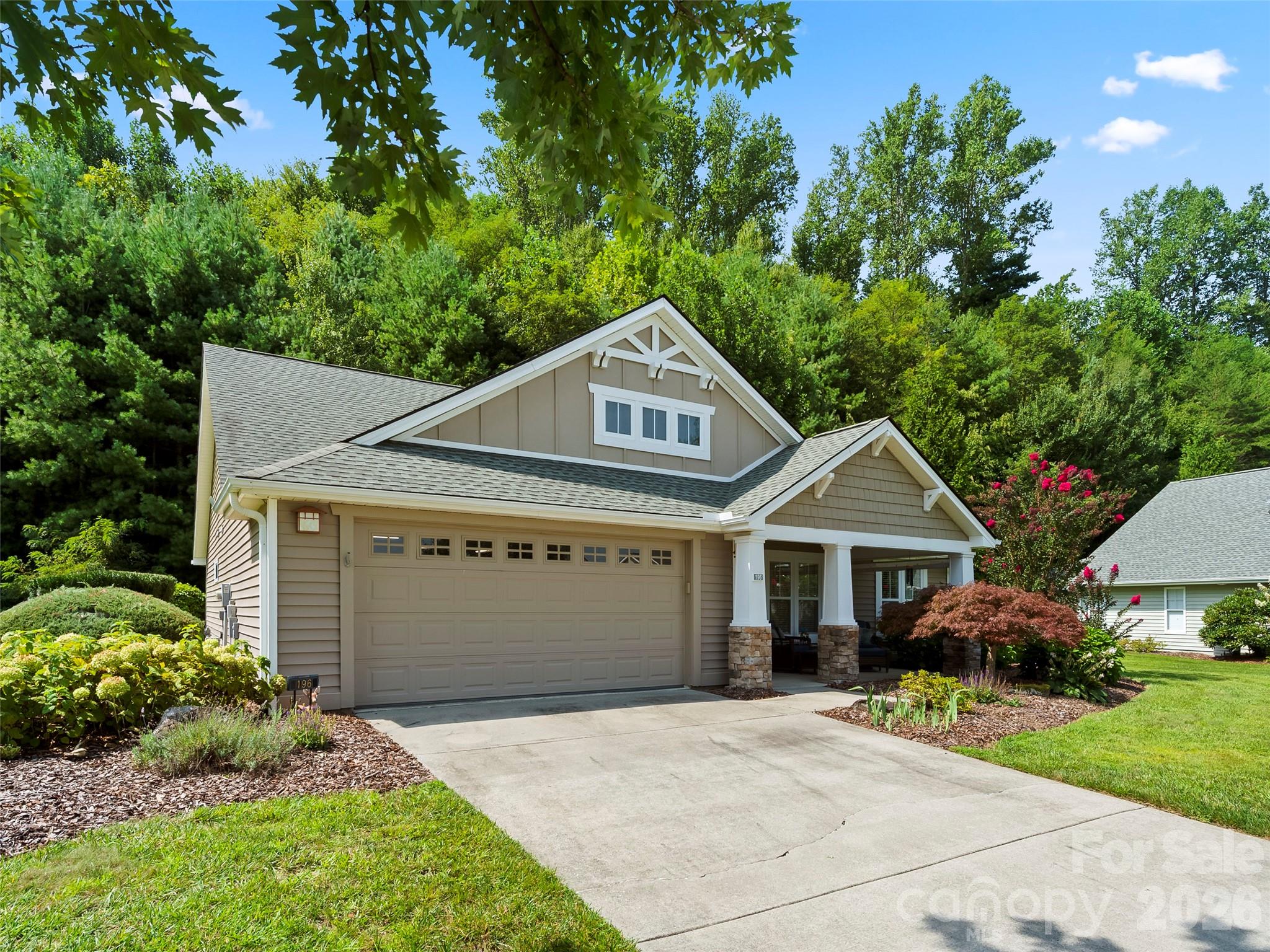 196 Snowy Egret Way — Hendersonville