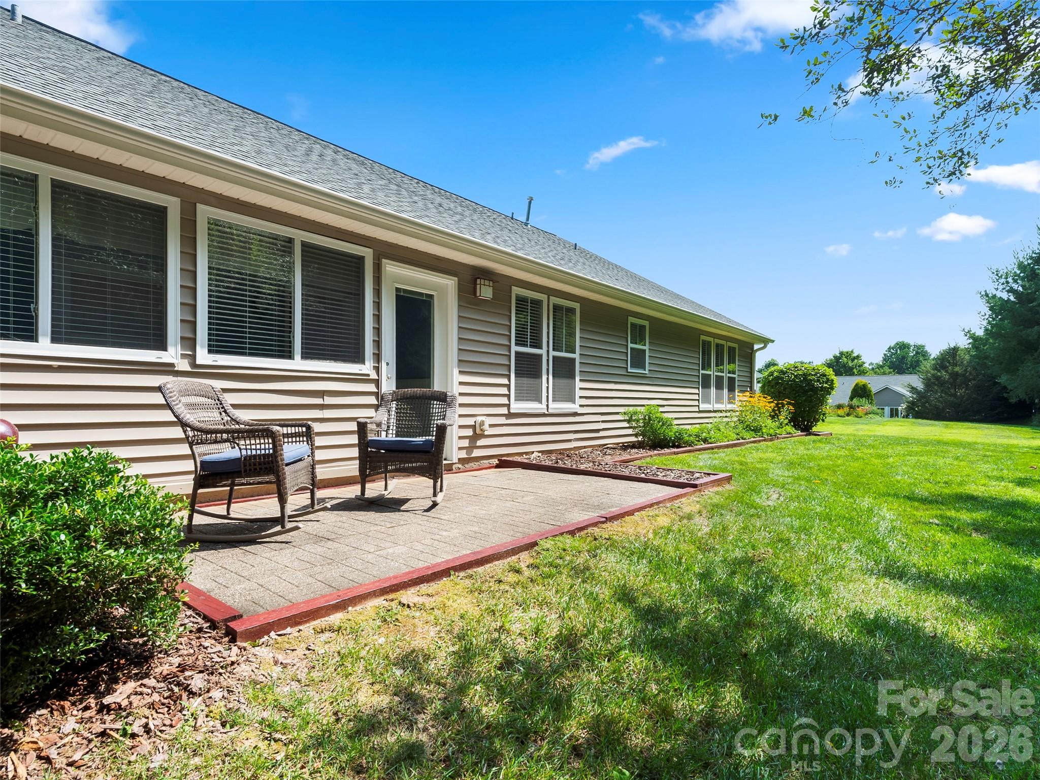 196 Snowy Egret Way — Hendersonville