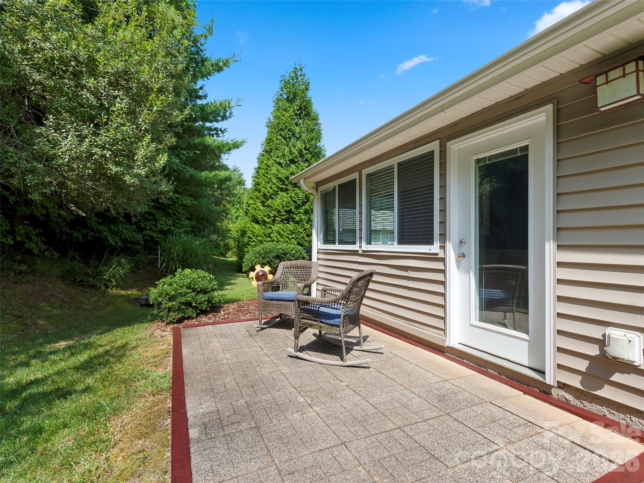 196 Snowy Egret Way — Hendersonville