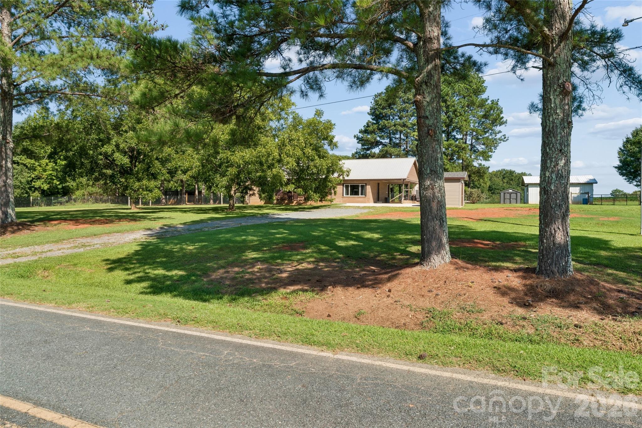 5507 State Line Road — Marshville