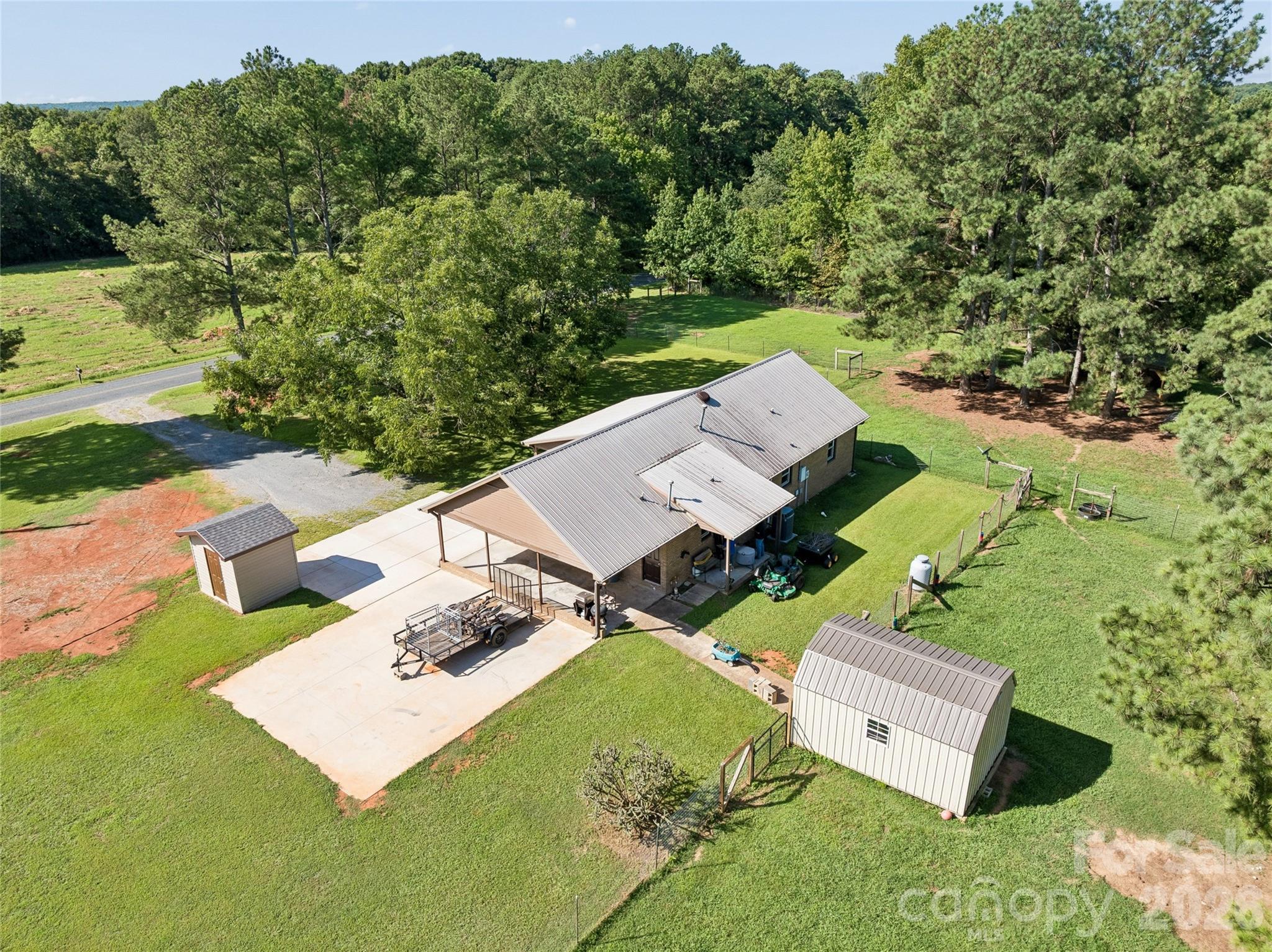 5507 State Line Road — Marshville