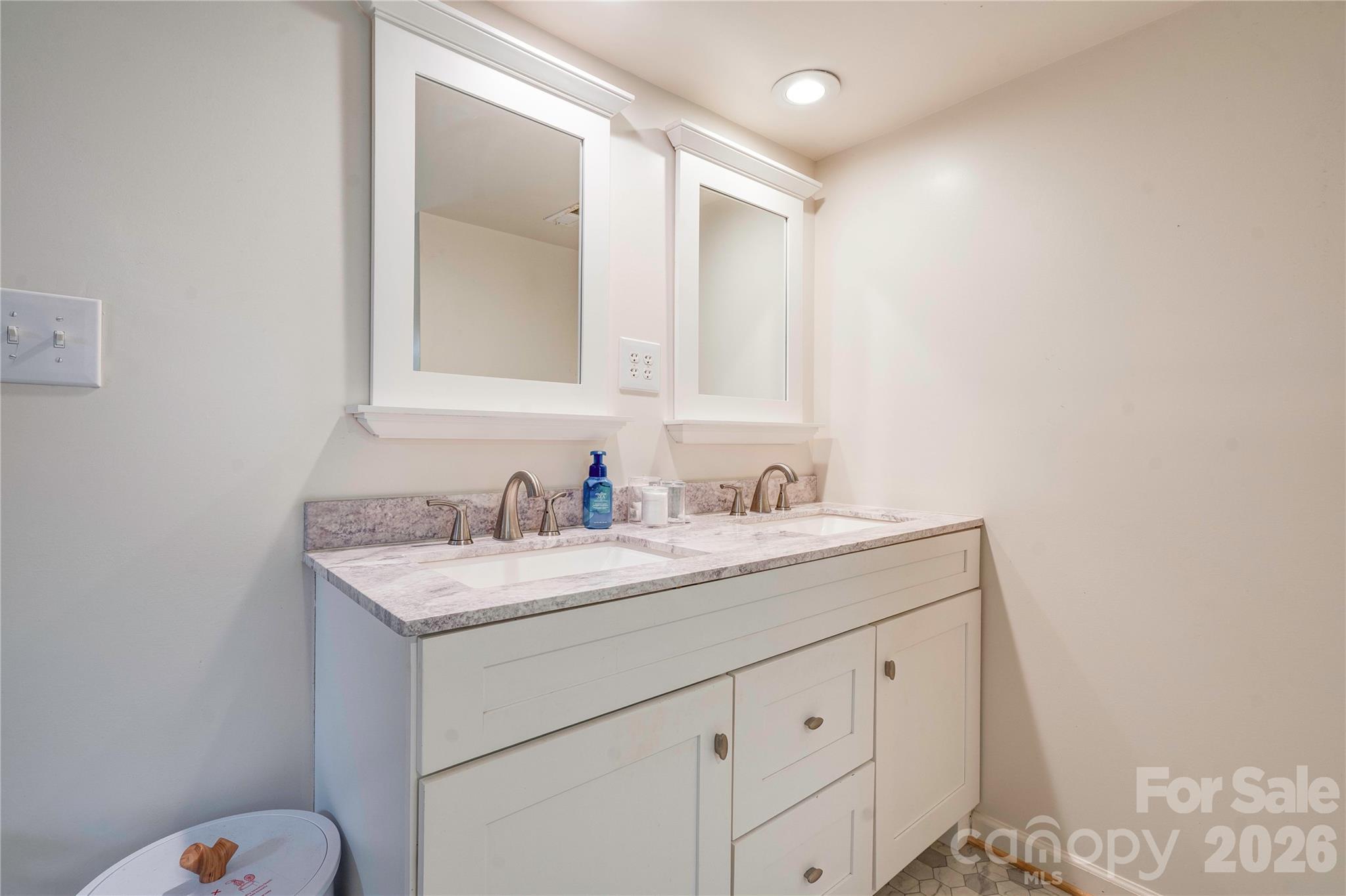 218 Oxford Street — Spindale