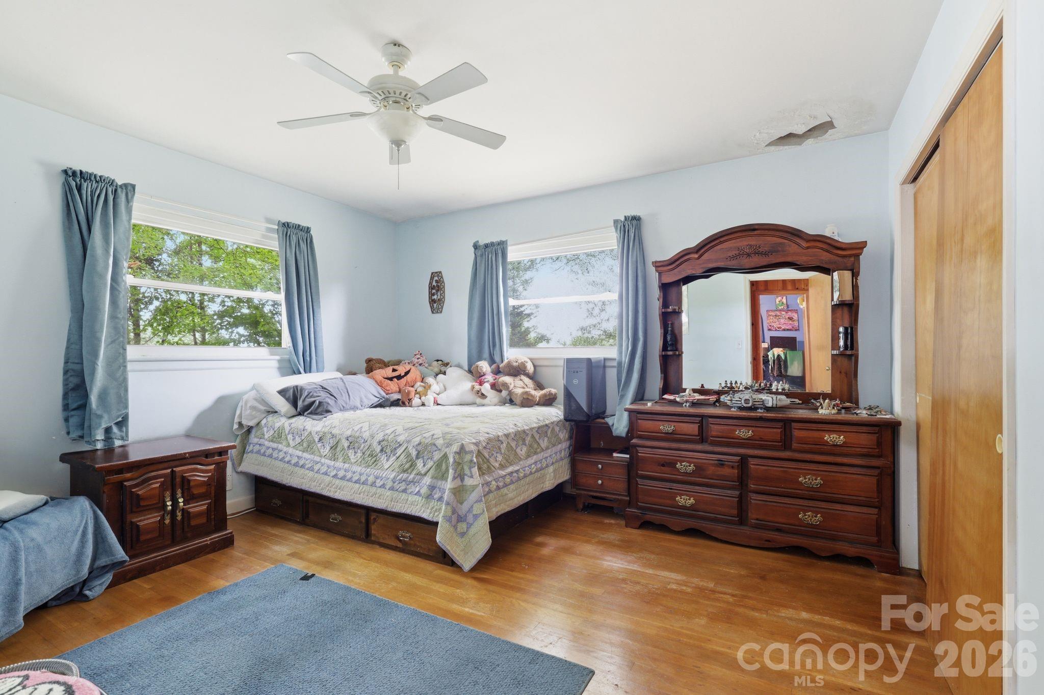 2613 26th Avenue NE — Hickory