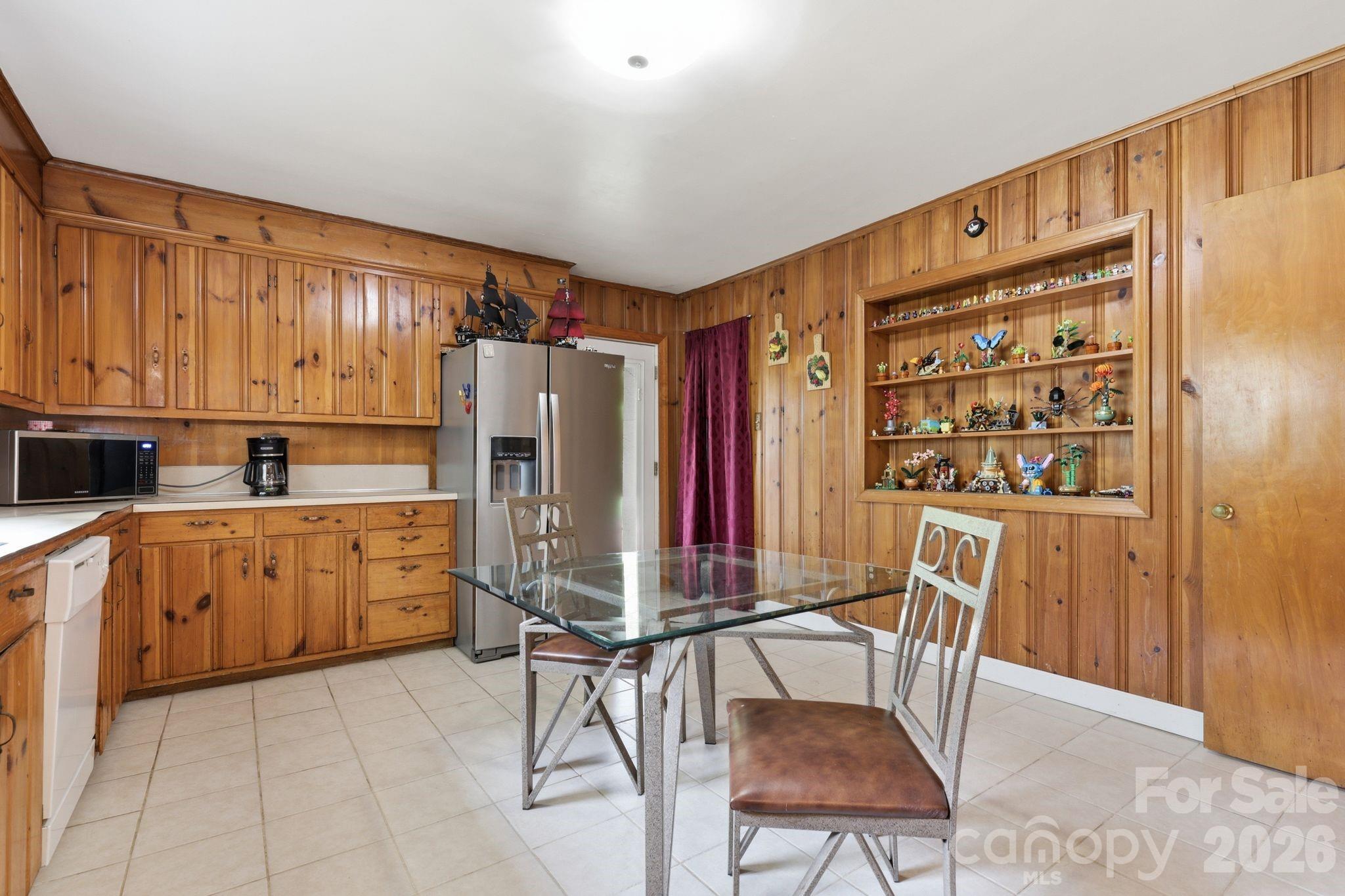 2613 26th Avenue NE — Hickory