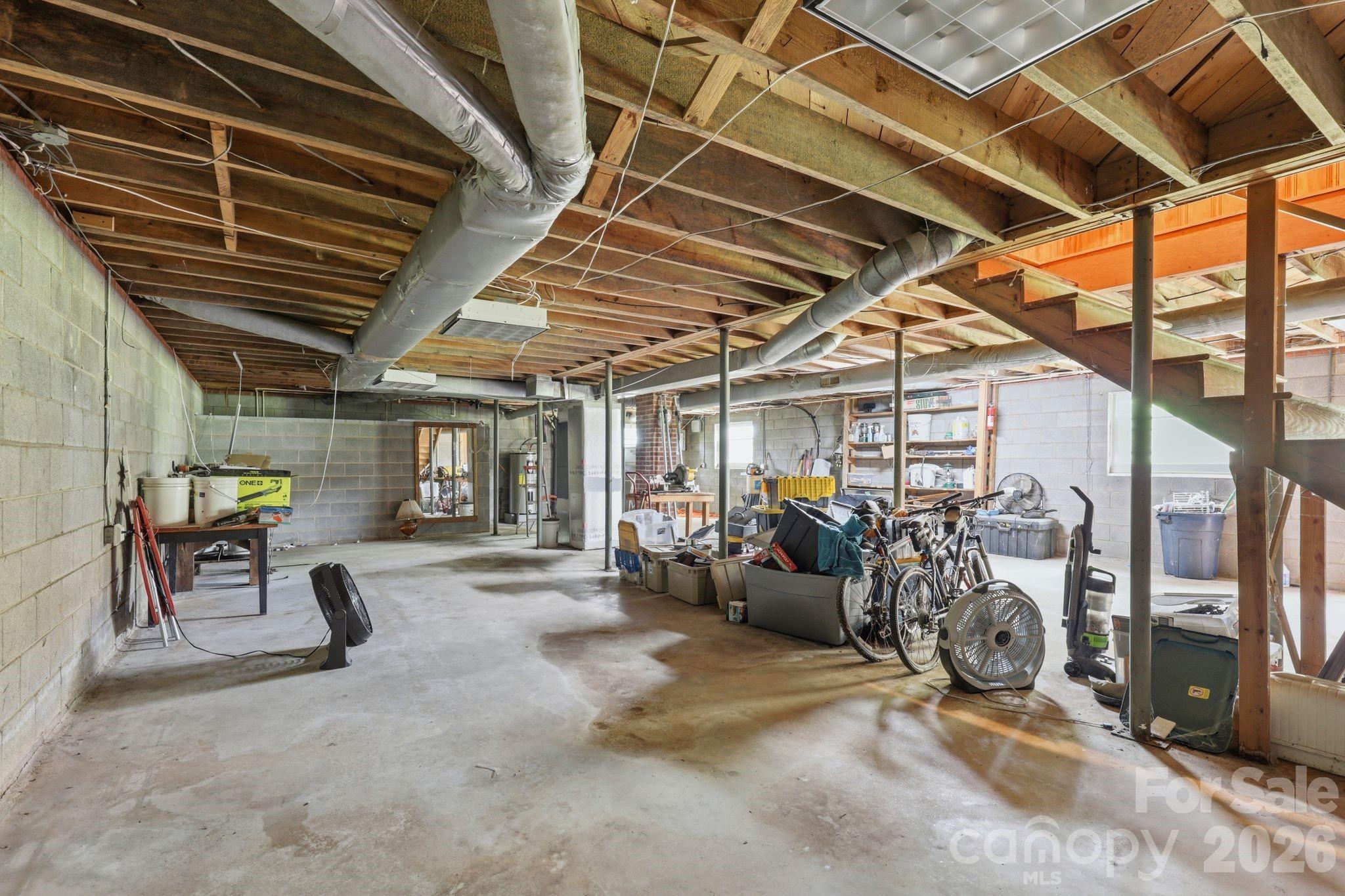2613 26th Avenue NE — Hickory