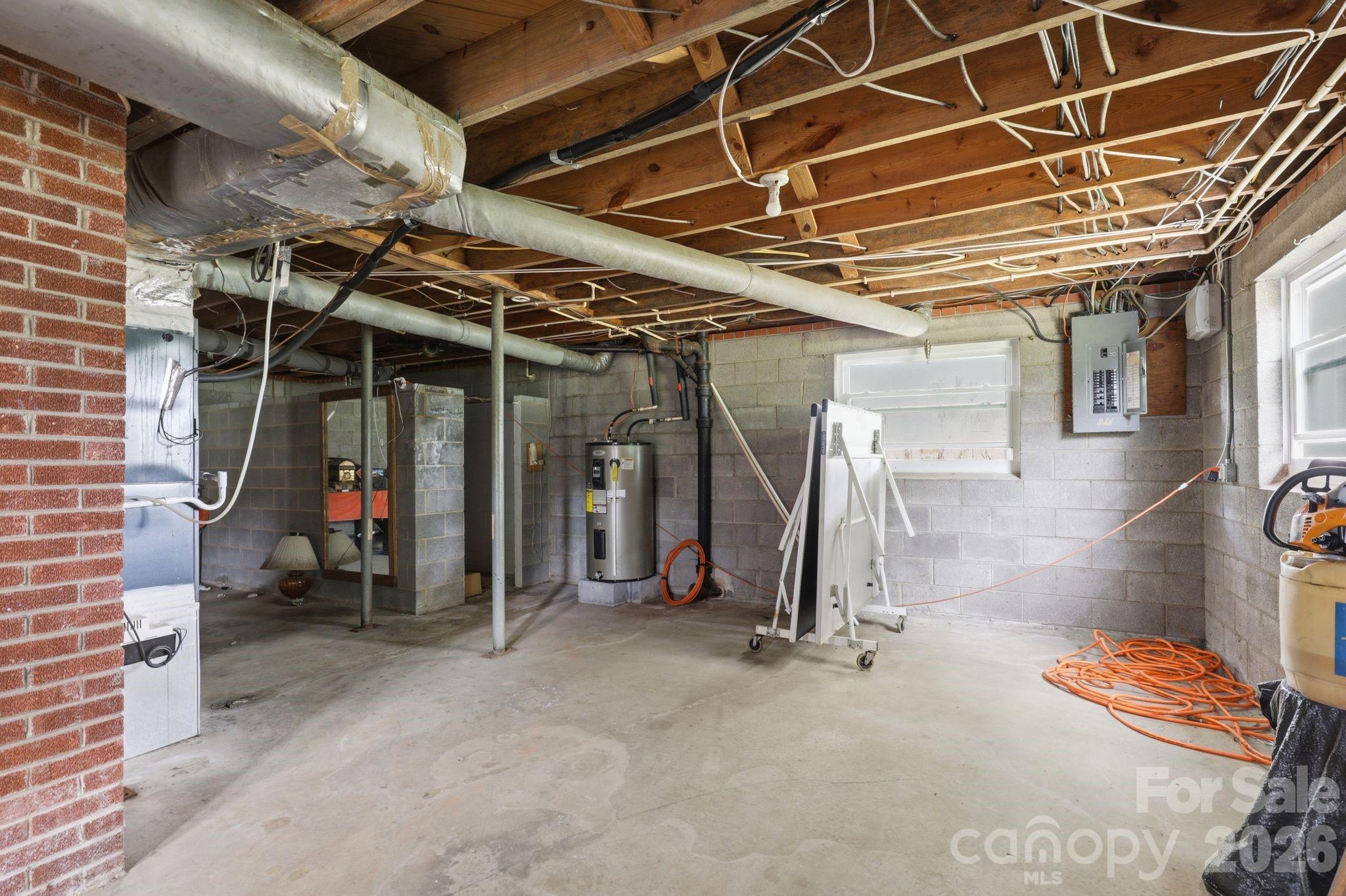 2613 26th Avenue NE — Hickory