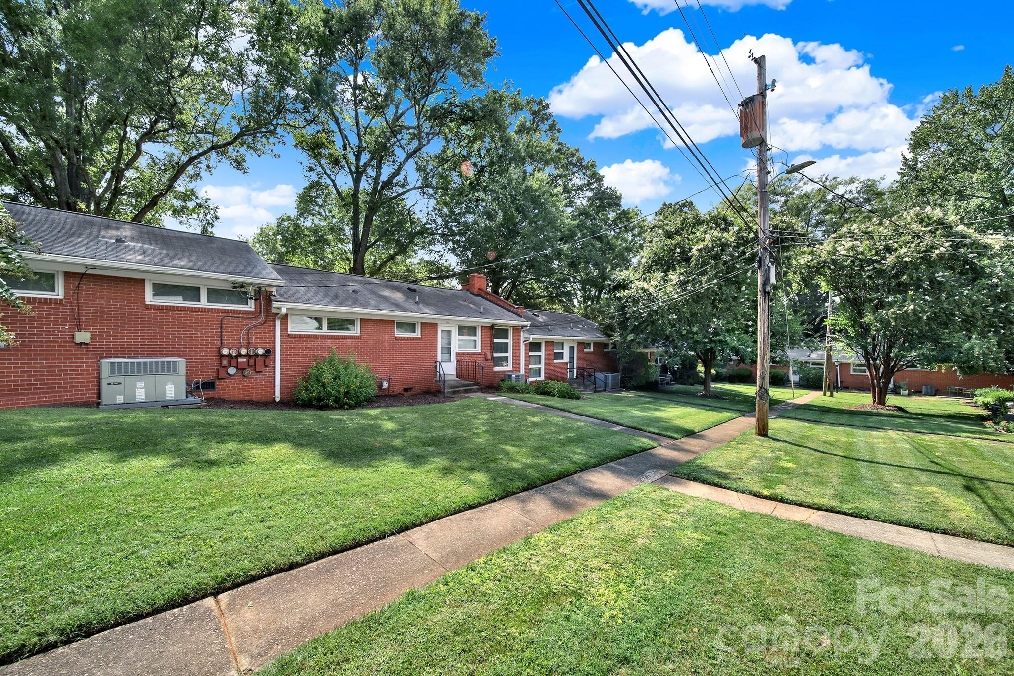 4511 Woodlark Lane — Charlotte