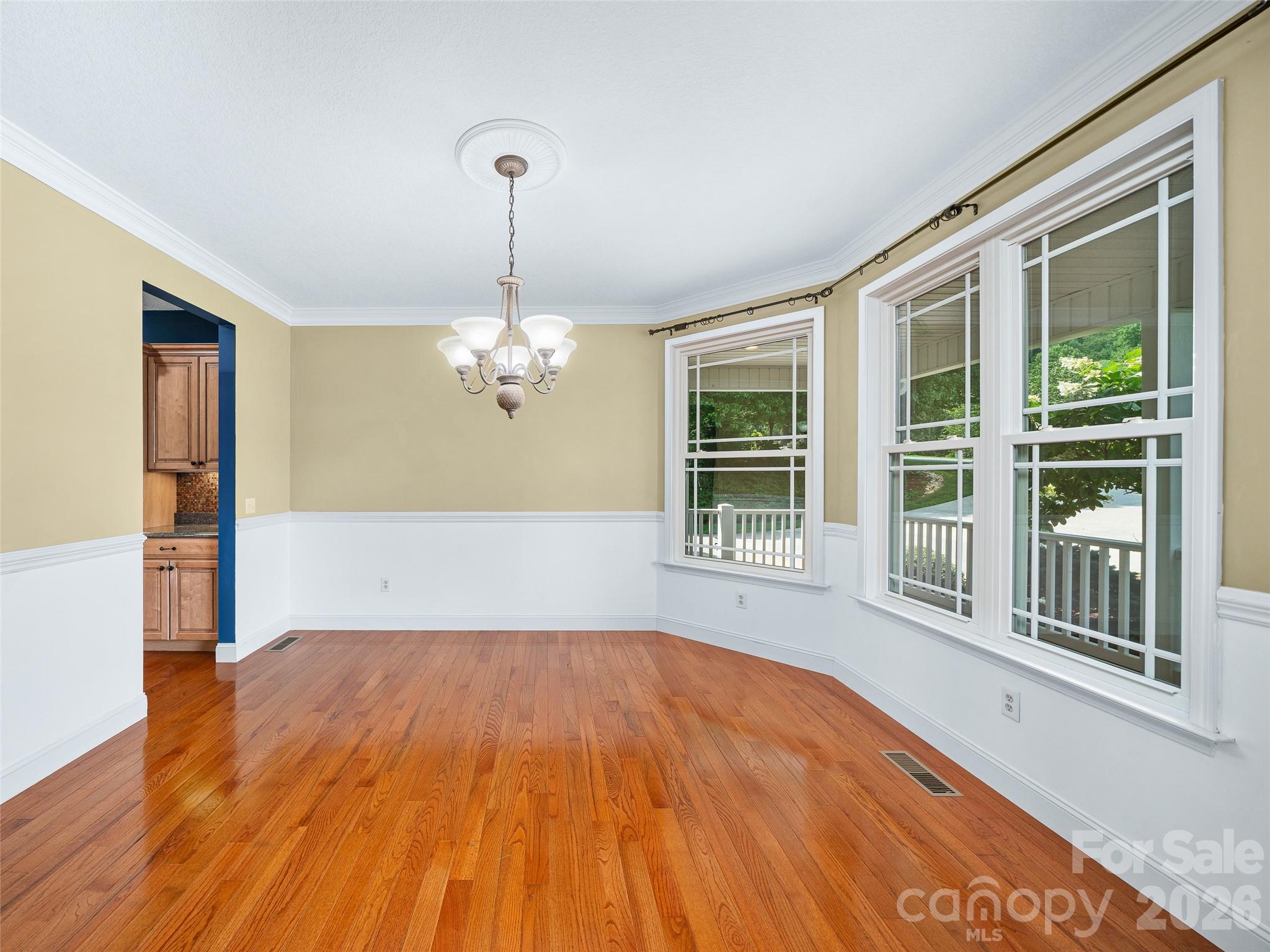 119 Horseshoe Trail — Barnardsville