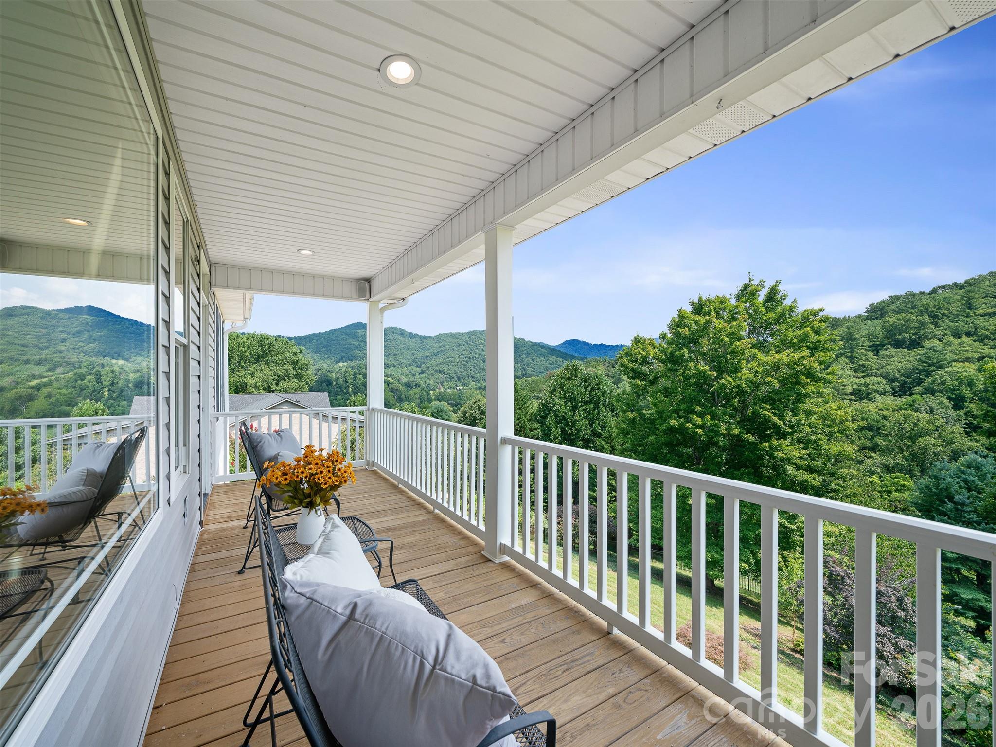 119 Horseshoe Trail — Barnardsville