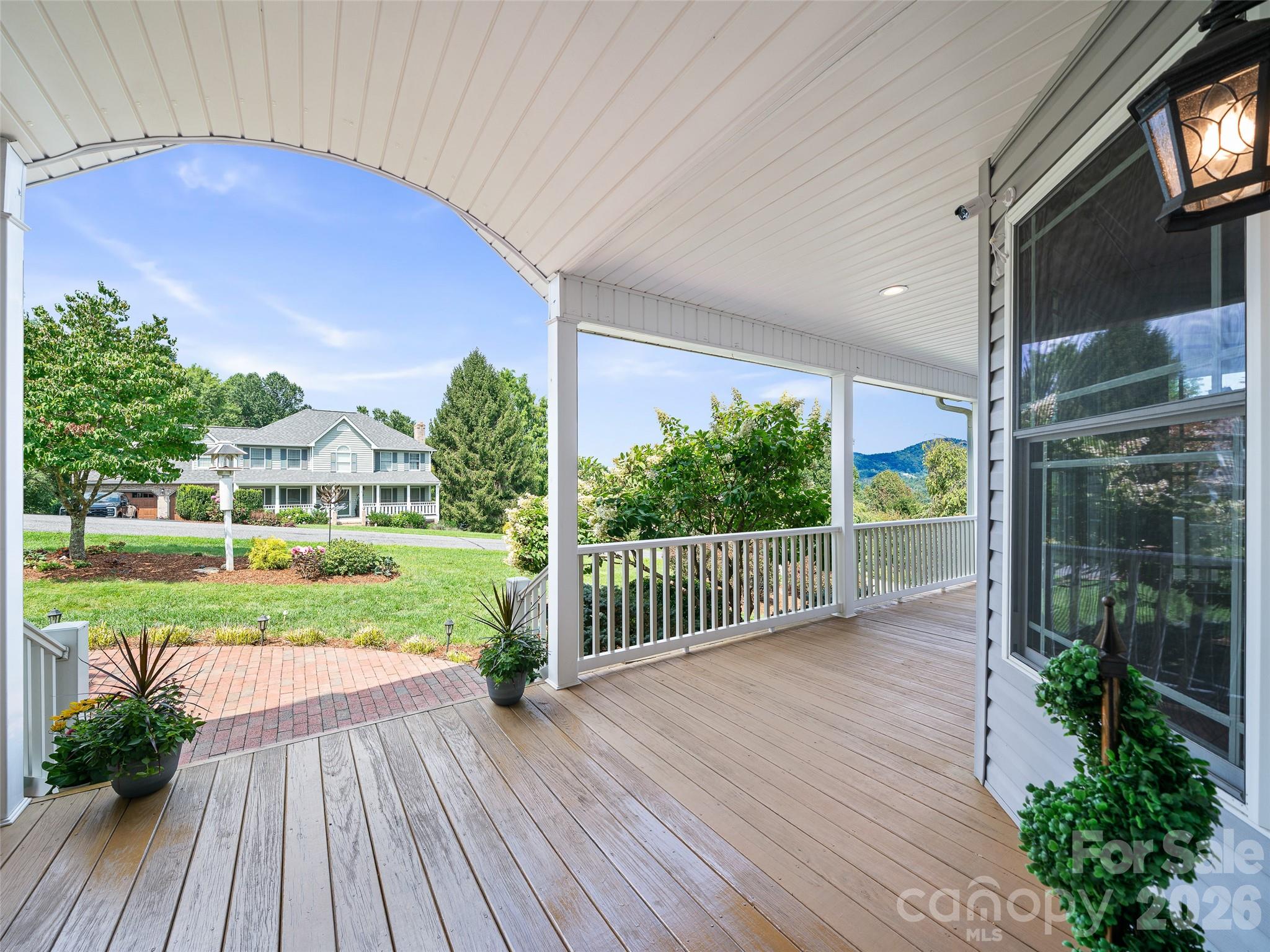 119 Horseshoe Trail — Barnardsville