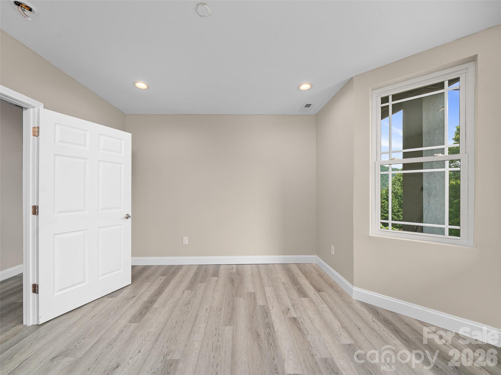 119 Horseshoe Trail — Barnardsville