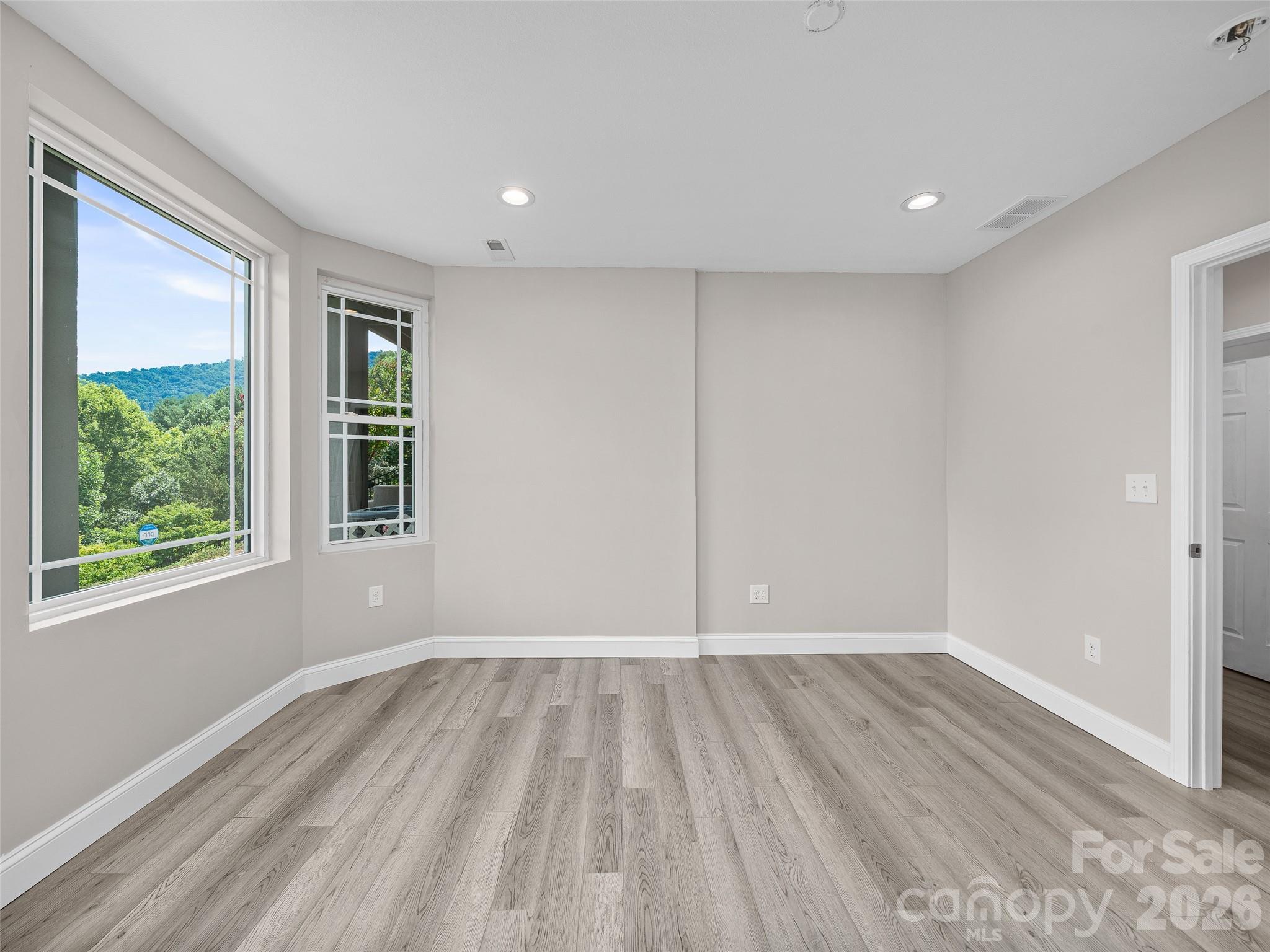119 Horseshoe Trail — Barnardsville