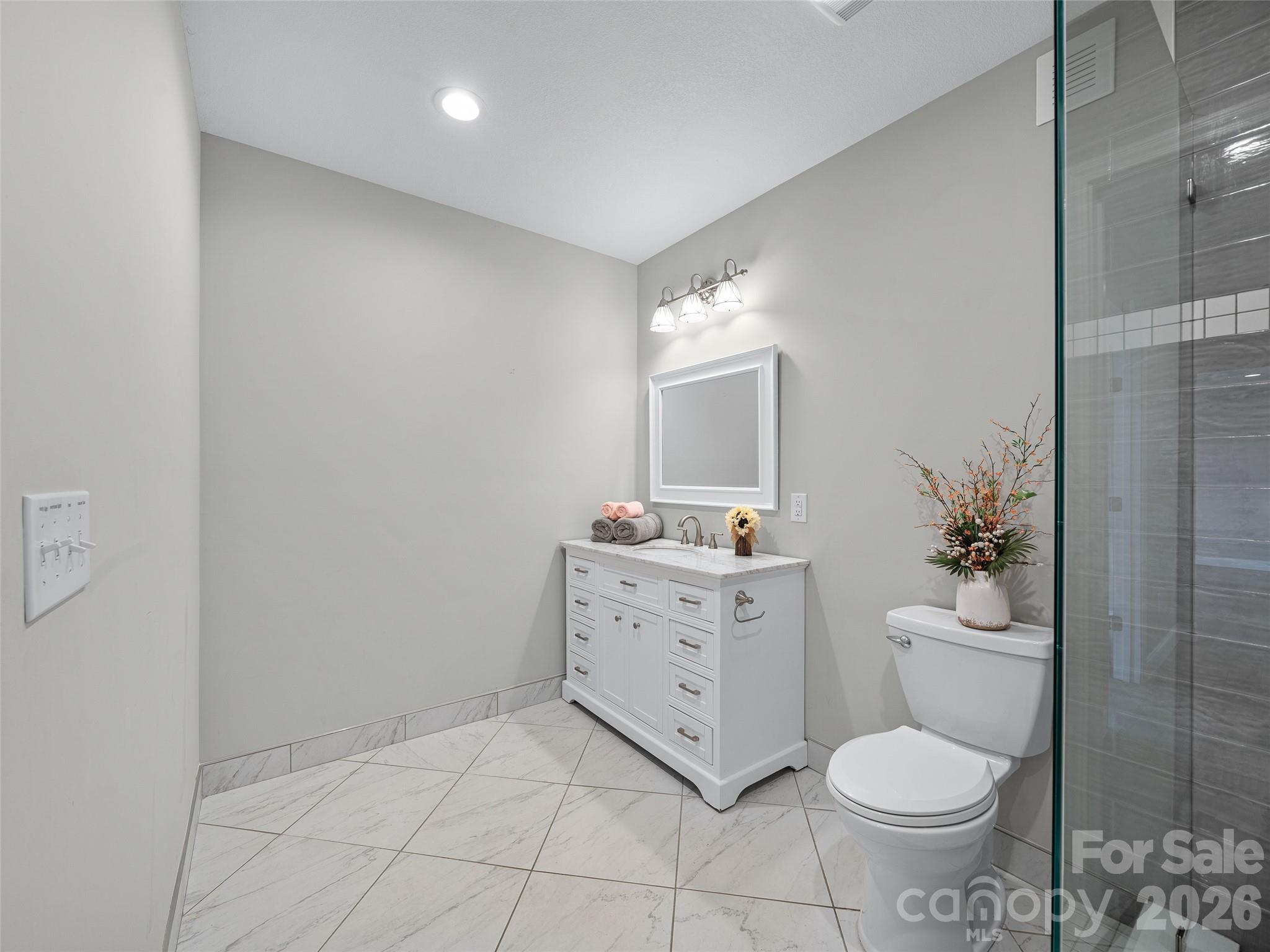 119 Horseshoe Trail — Barnardsville