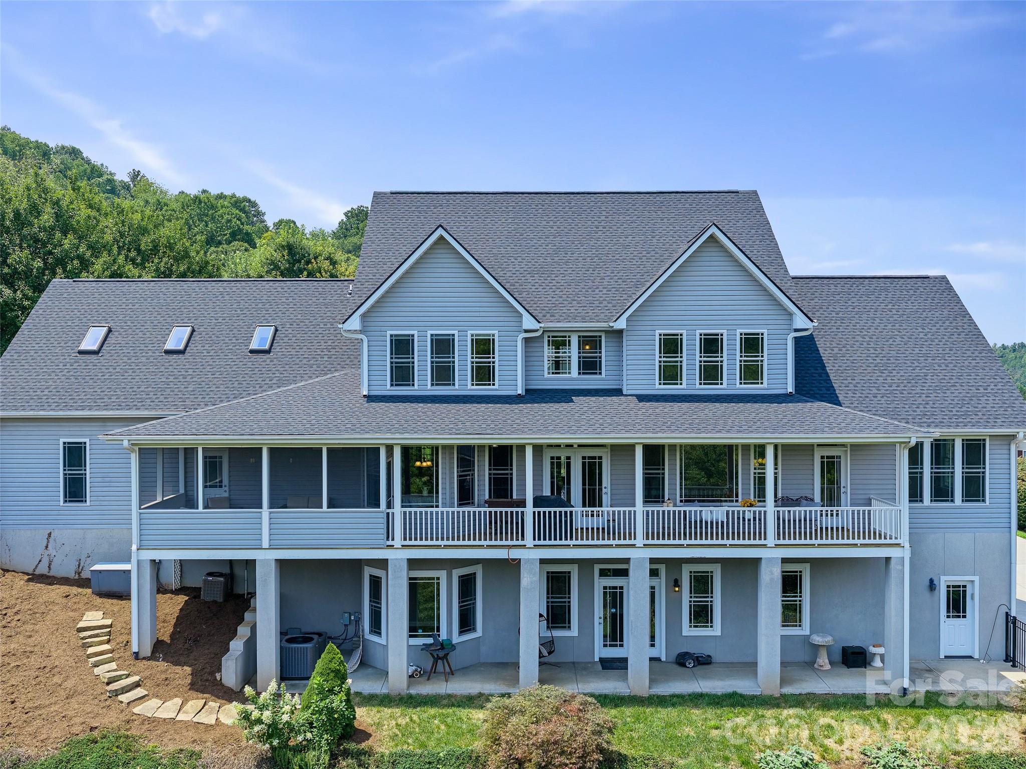 119 Horseshoe Trail — Barnardsville