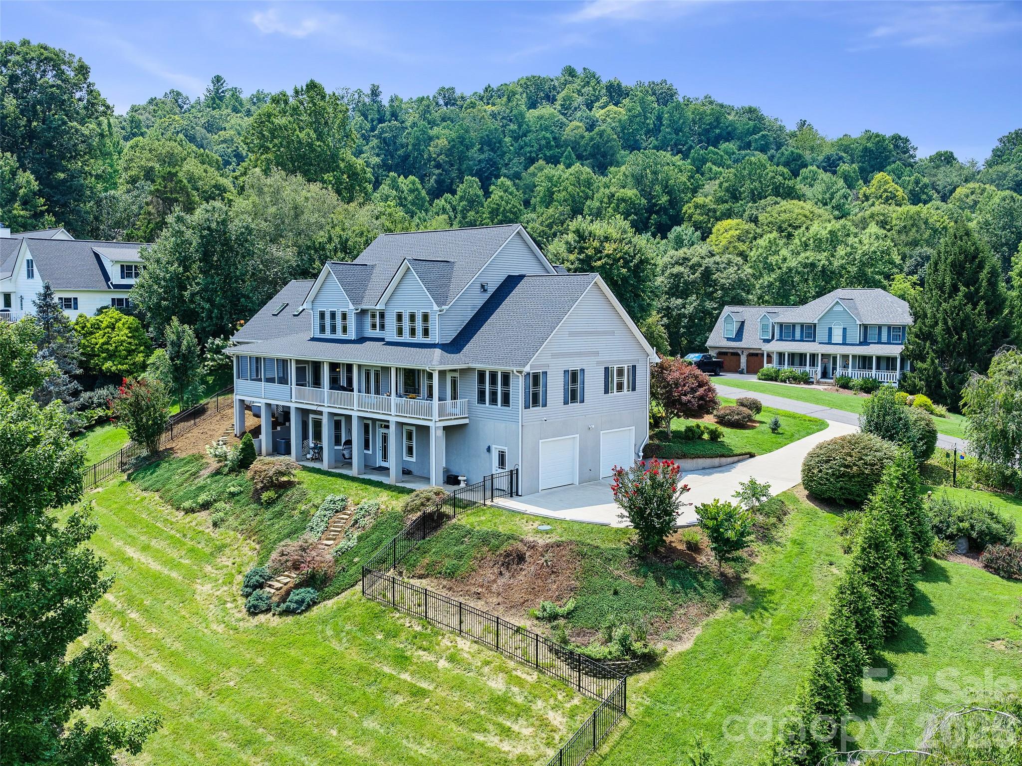 119 Horseshoe Trail — Barnardsville