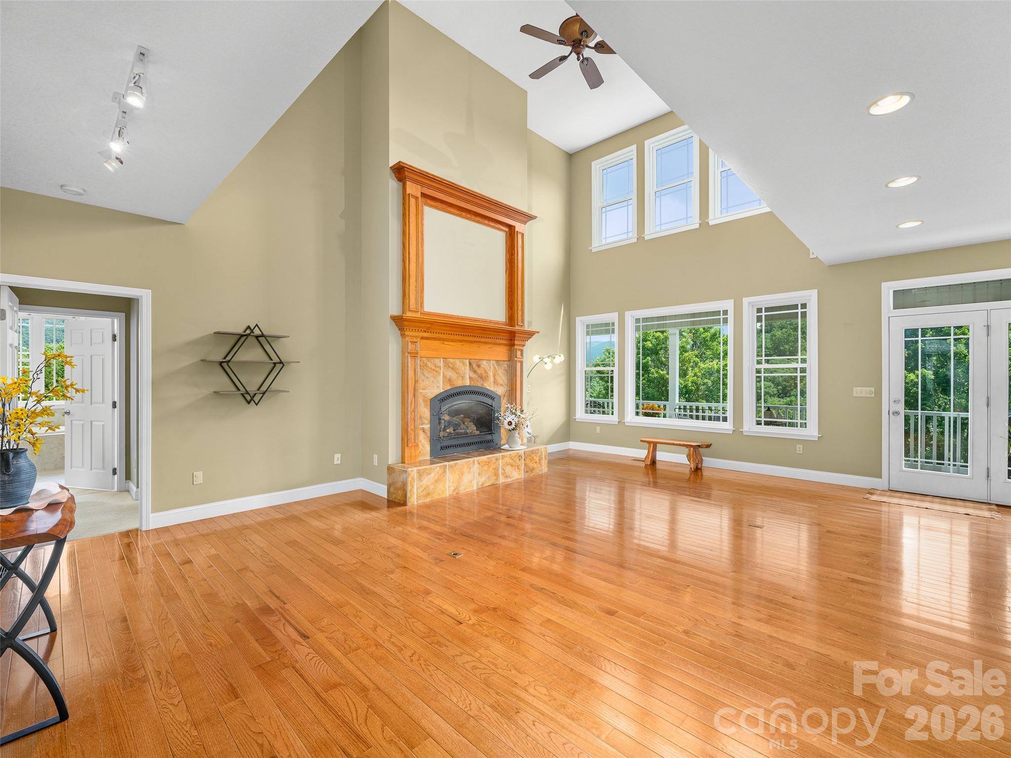 119 Horseshoe Trail — Barnardsville
