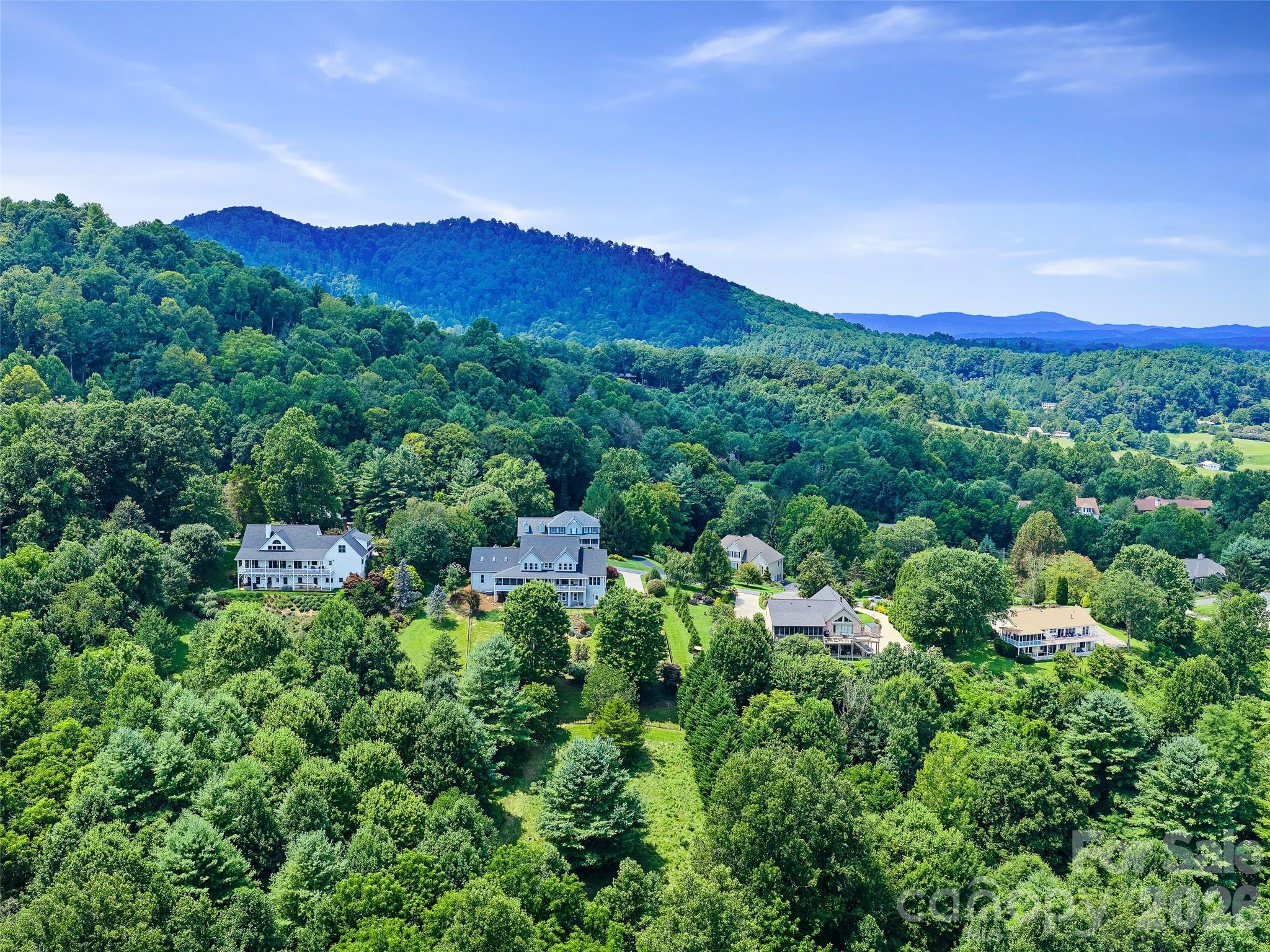 119 Horseshoe Trail — Barnardsville