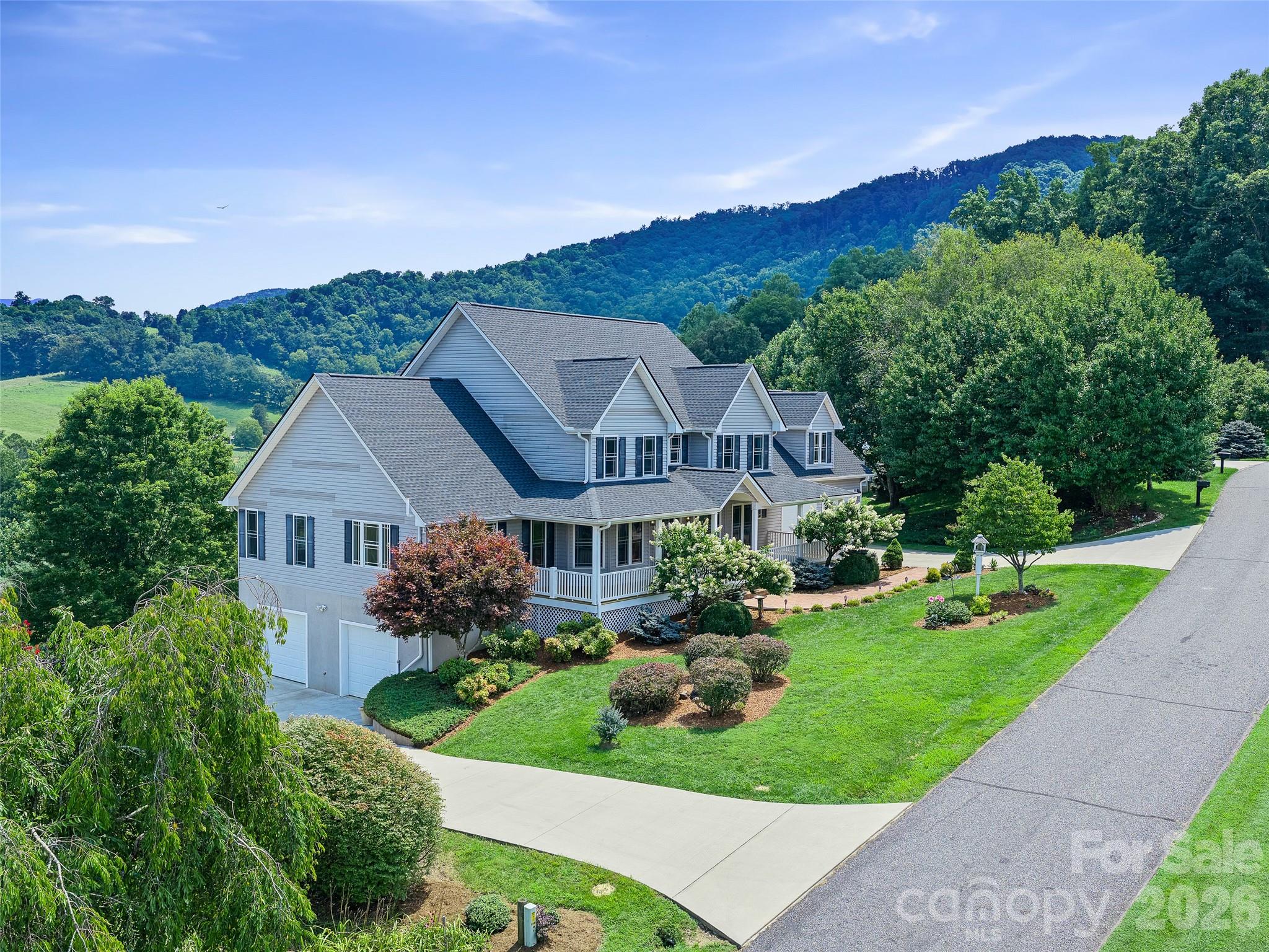 119 Horseshoe Trail — Barnardsville
