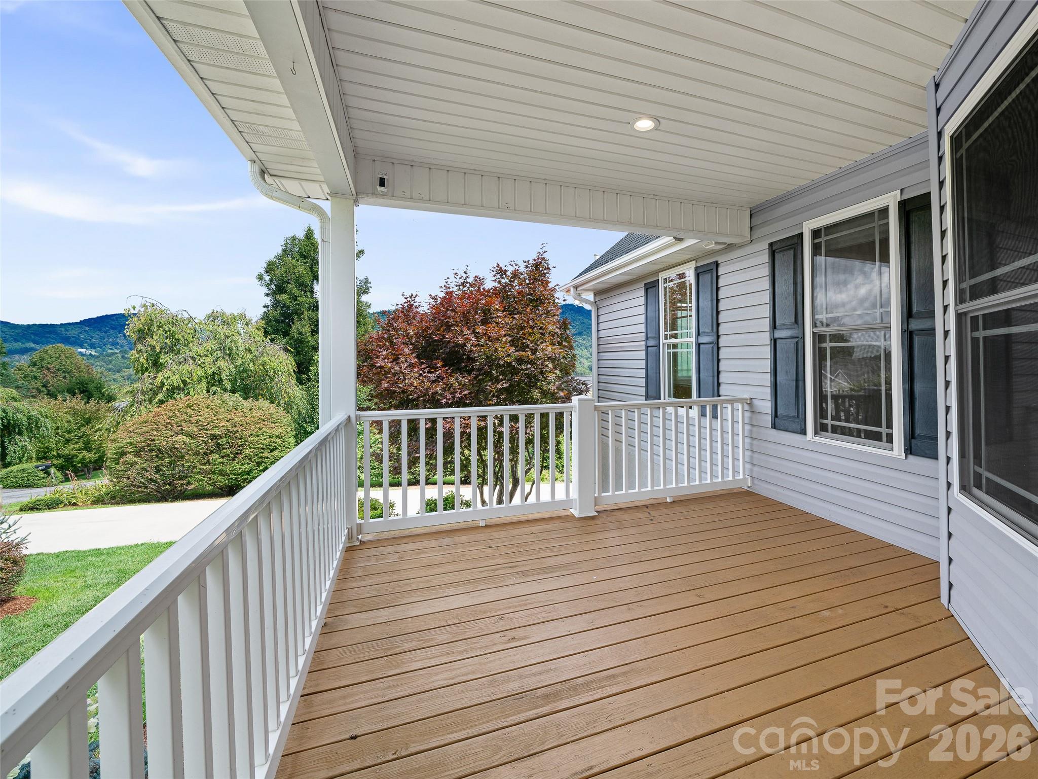 119 Horseshoe Trail — Barnardsville