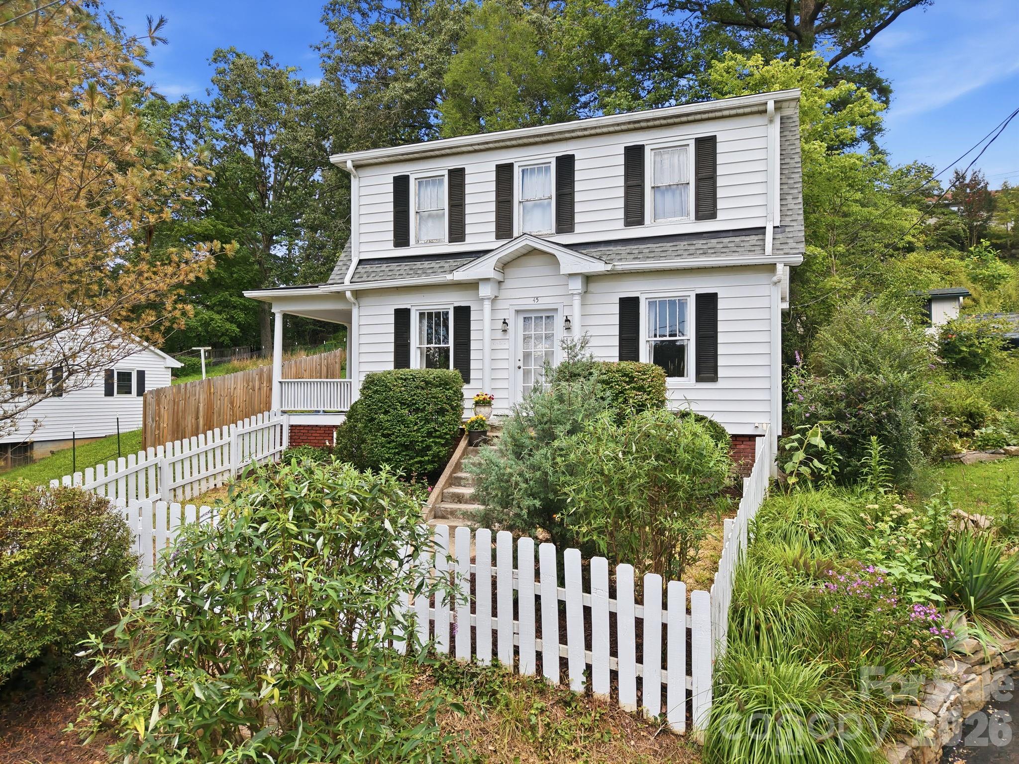45 Woodvale Avenue — Asheville
