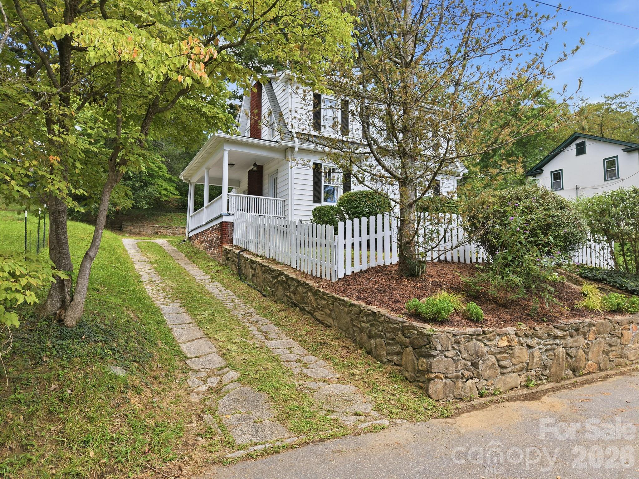 45 Woodvale Avenue — Asheville