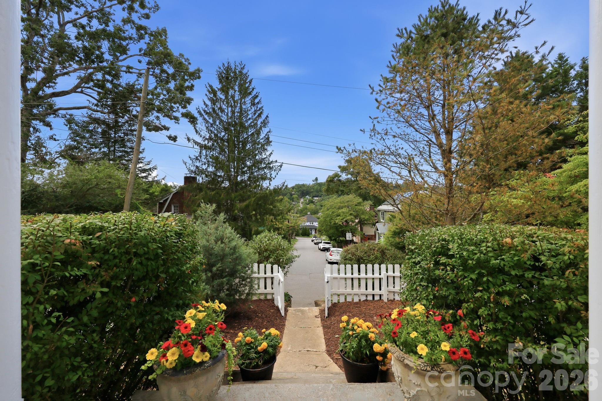 45 Woodvale Avenue — Asheville