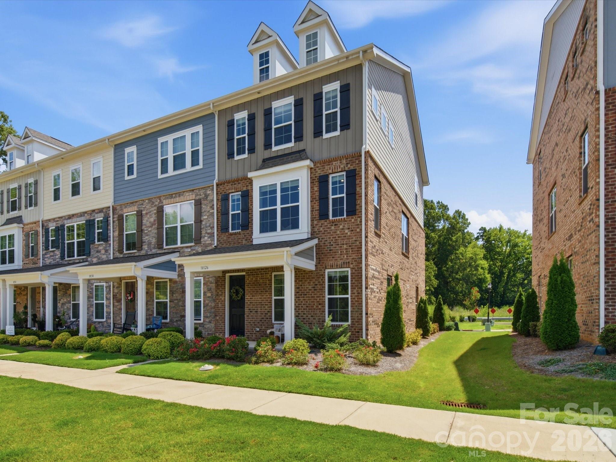 10126 Hemingway Place — Charlotte