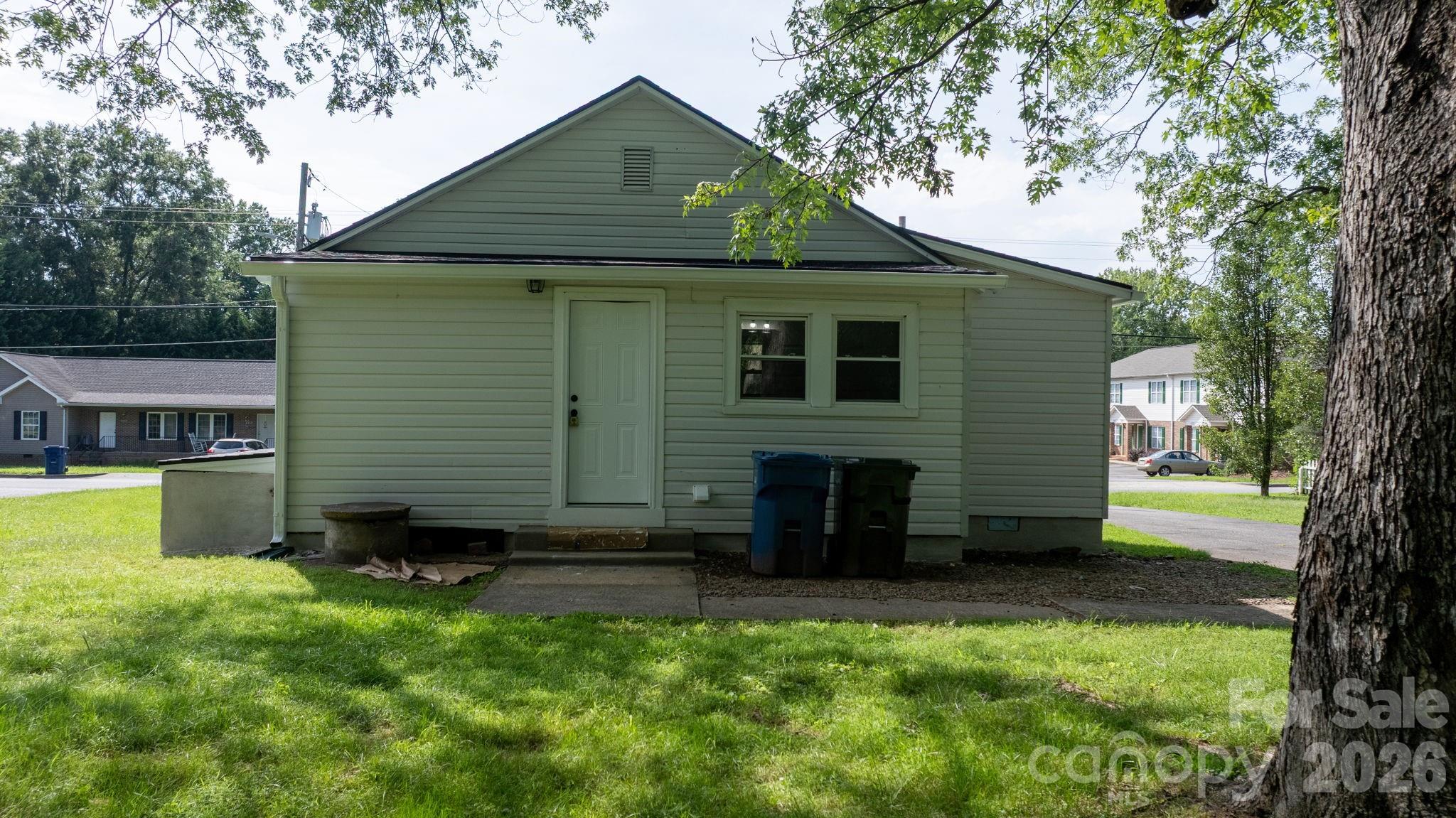 1320 14th Street Drive NE — Hickory