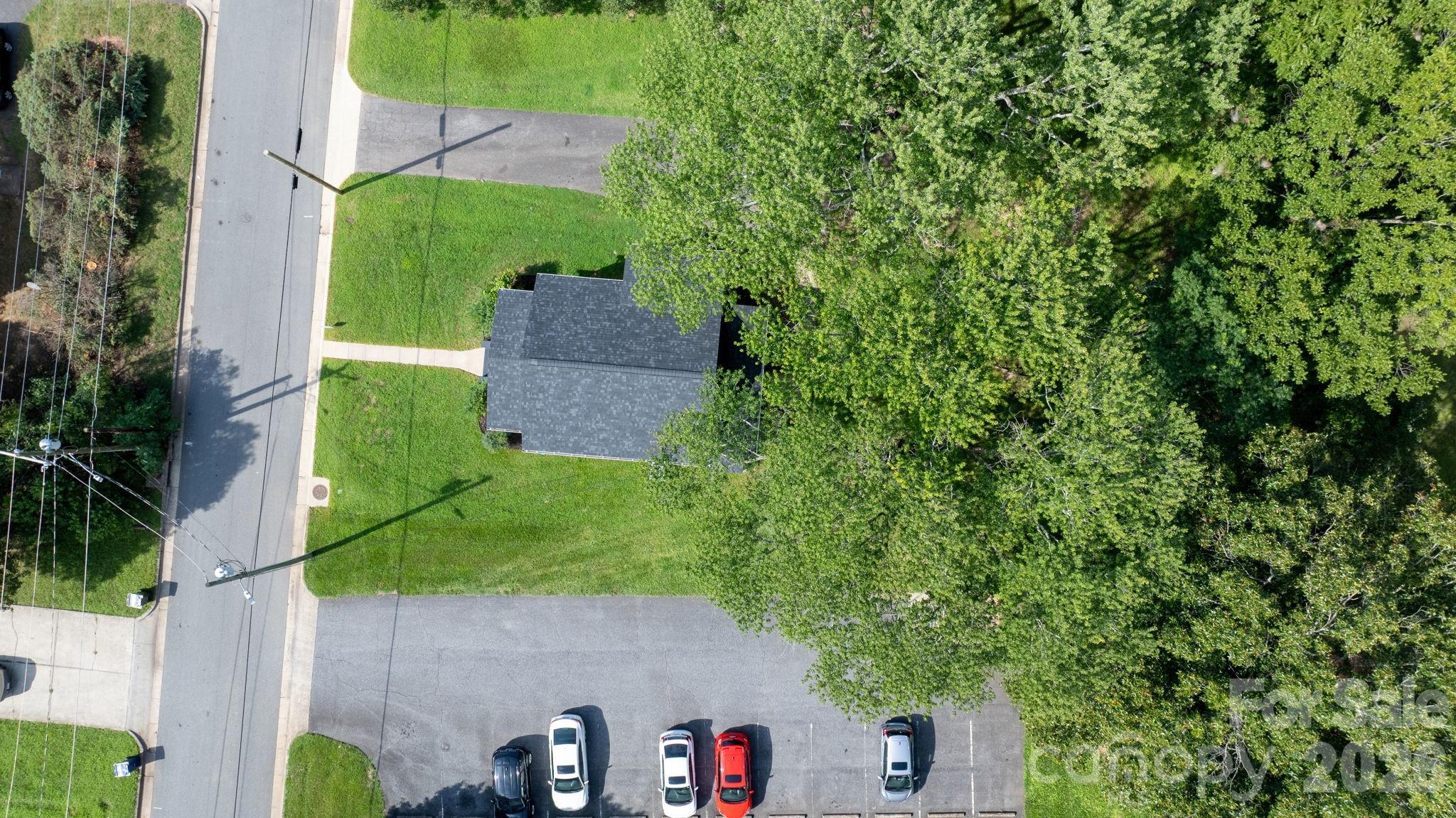 1320 14th Street Drive NE — Hickory