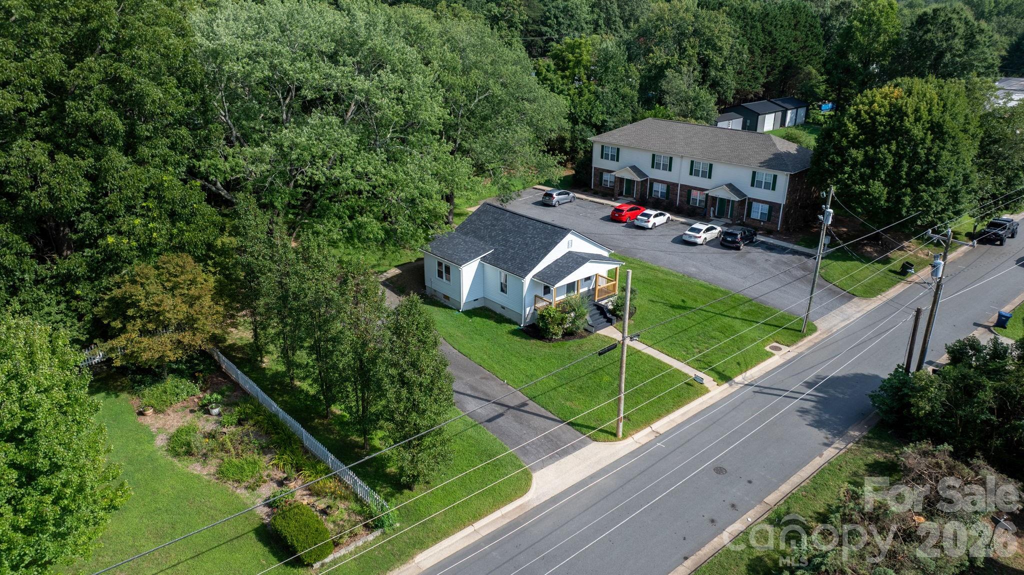 1320 14th Street Drive NE — Hickory