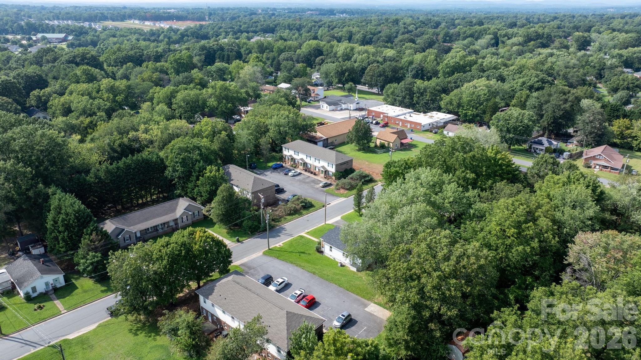 1320 14th Street Drive NE — Hickory