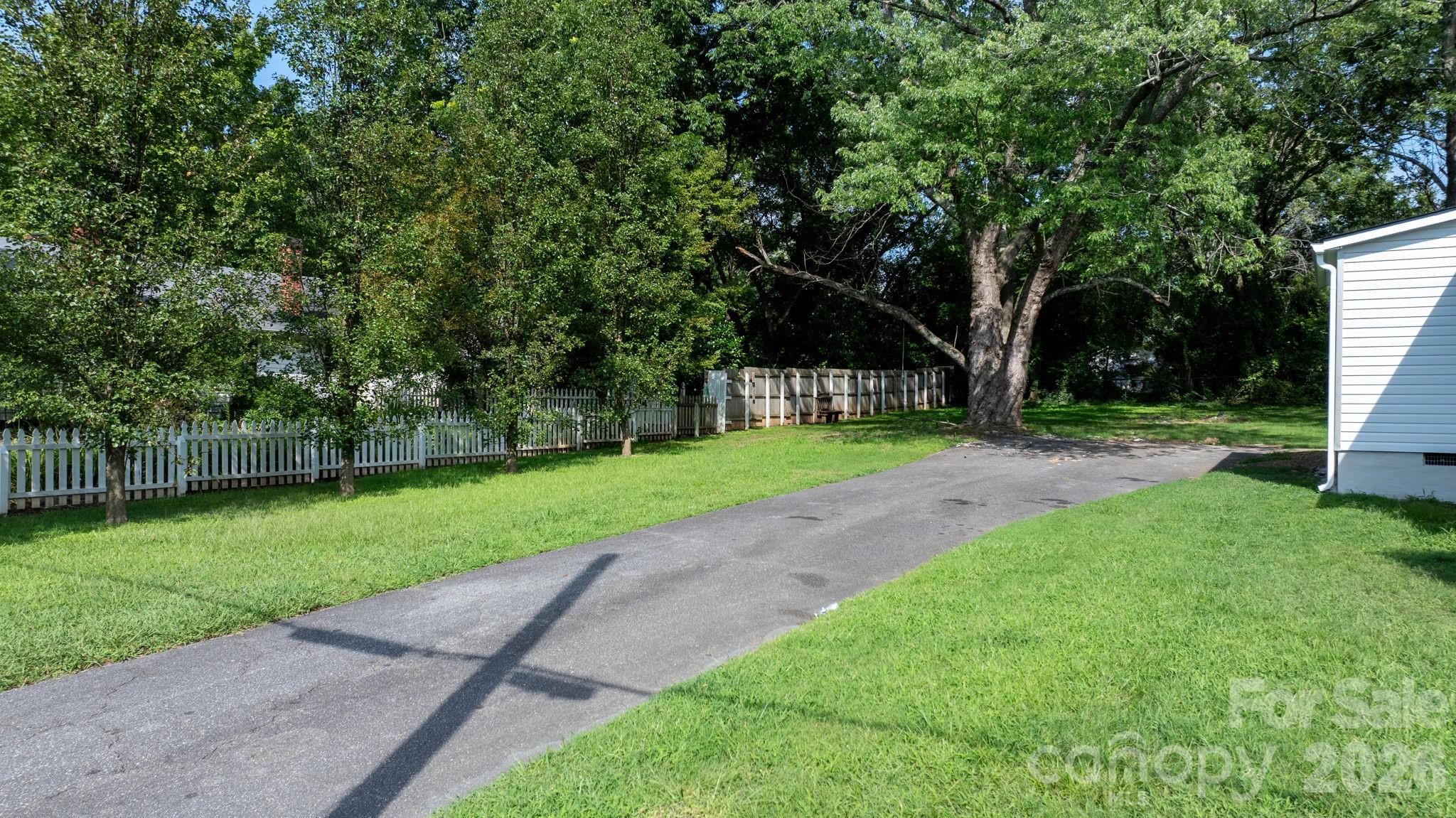 1320 14th Street Drive NE — Hickory