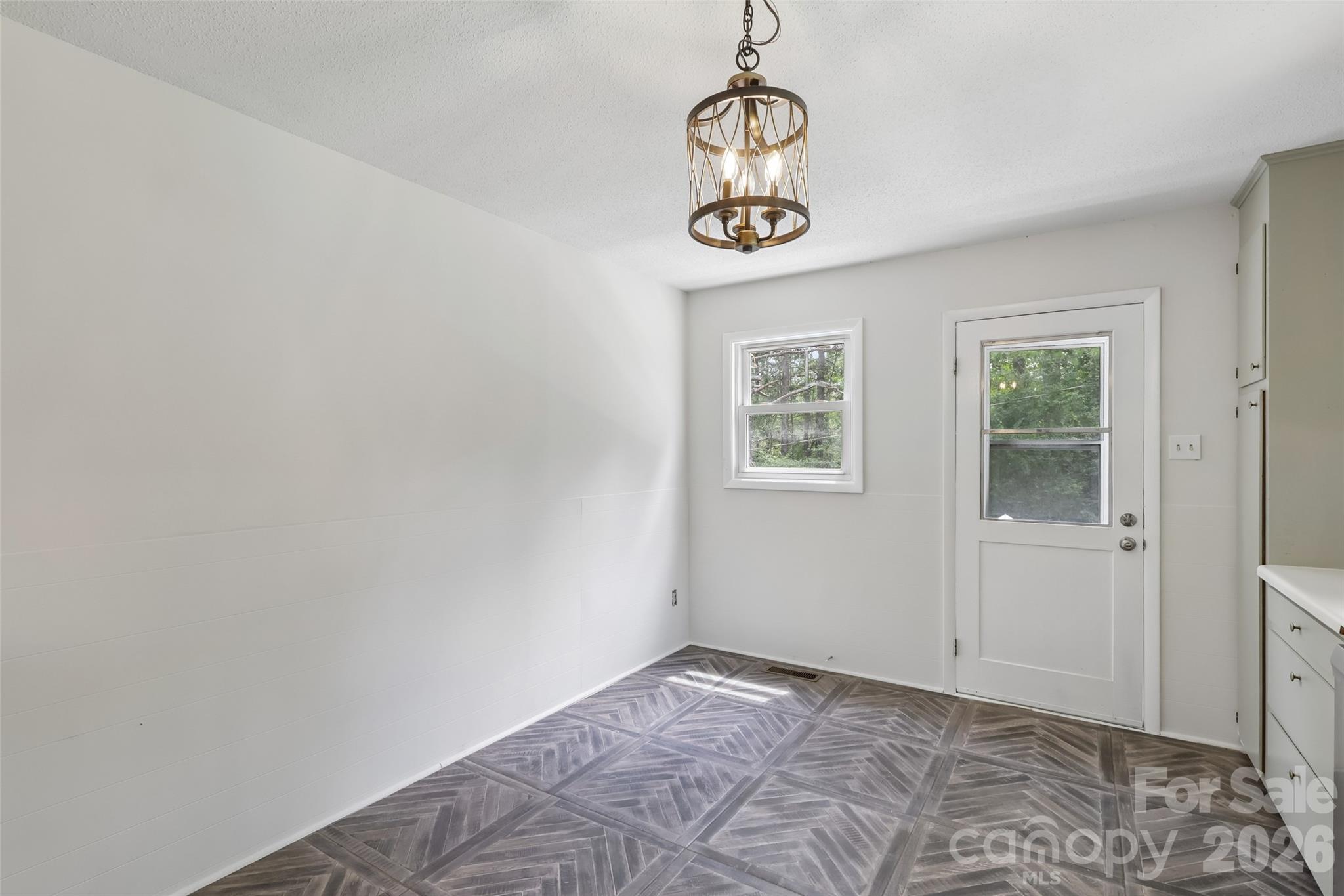 33269 Courtland Drive — Albemarle