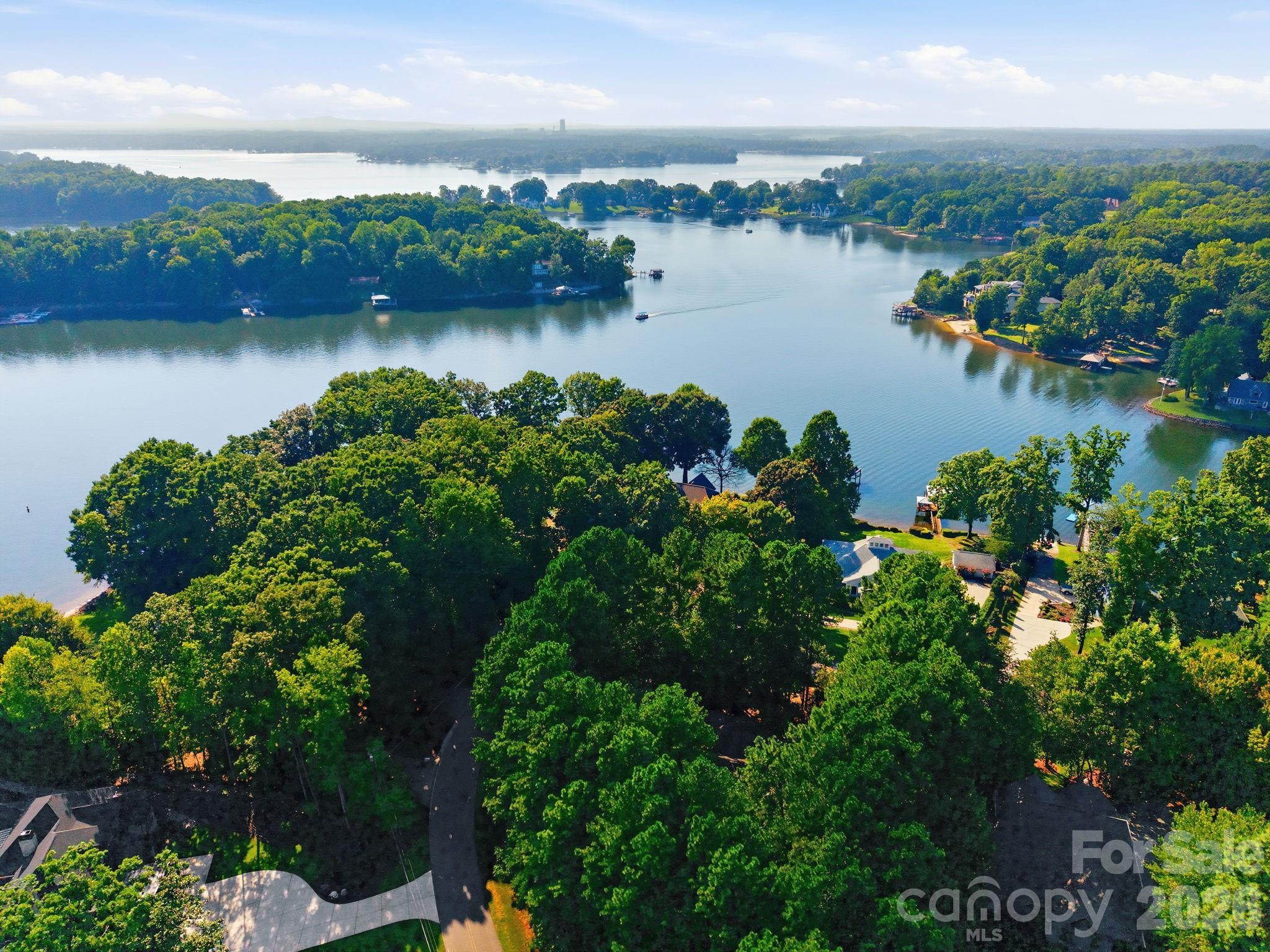316 Riverwood Road — Mooresville