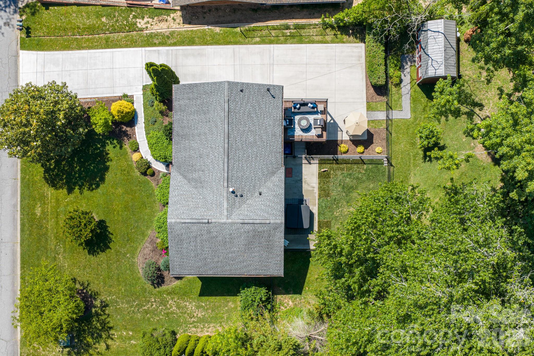 11 Summit Drive — Arden