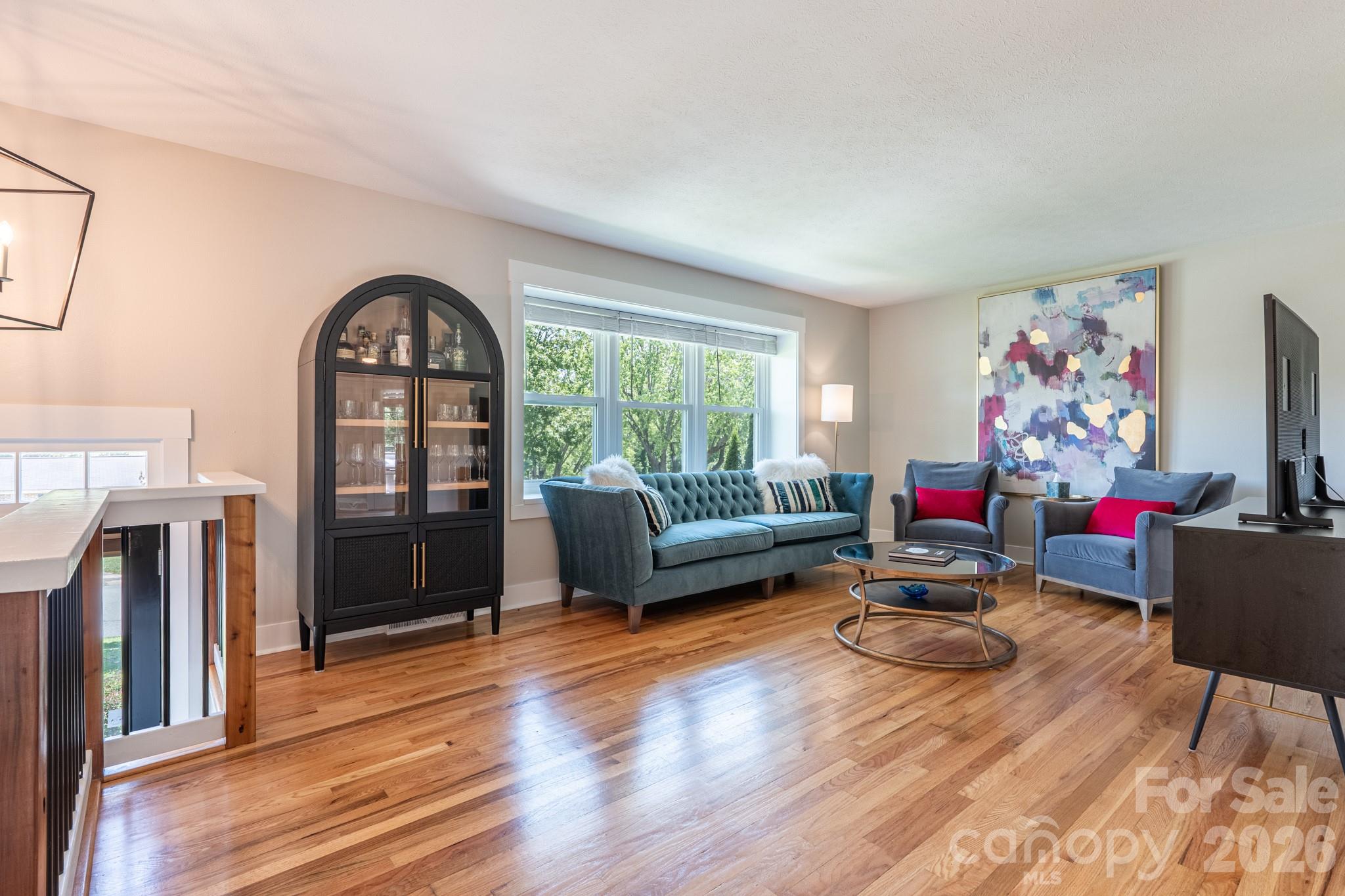 11 Summit Drive — Arden