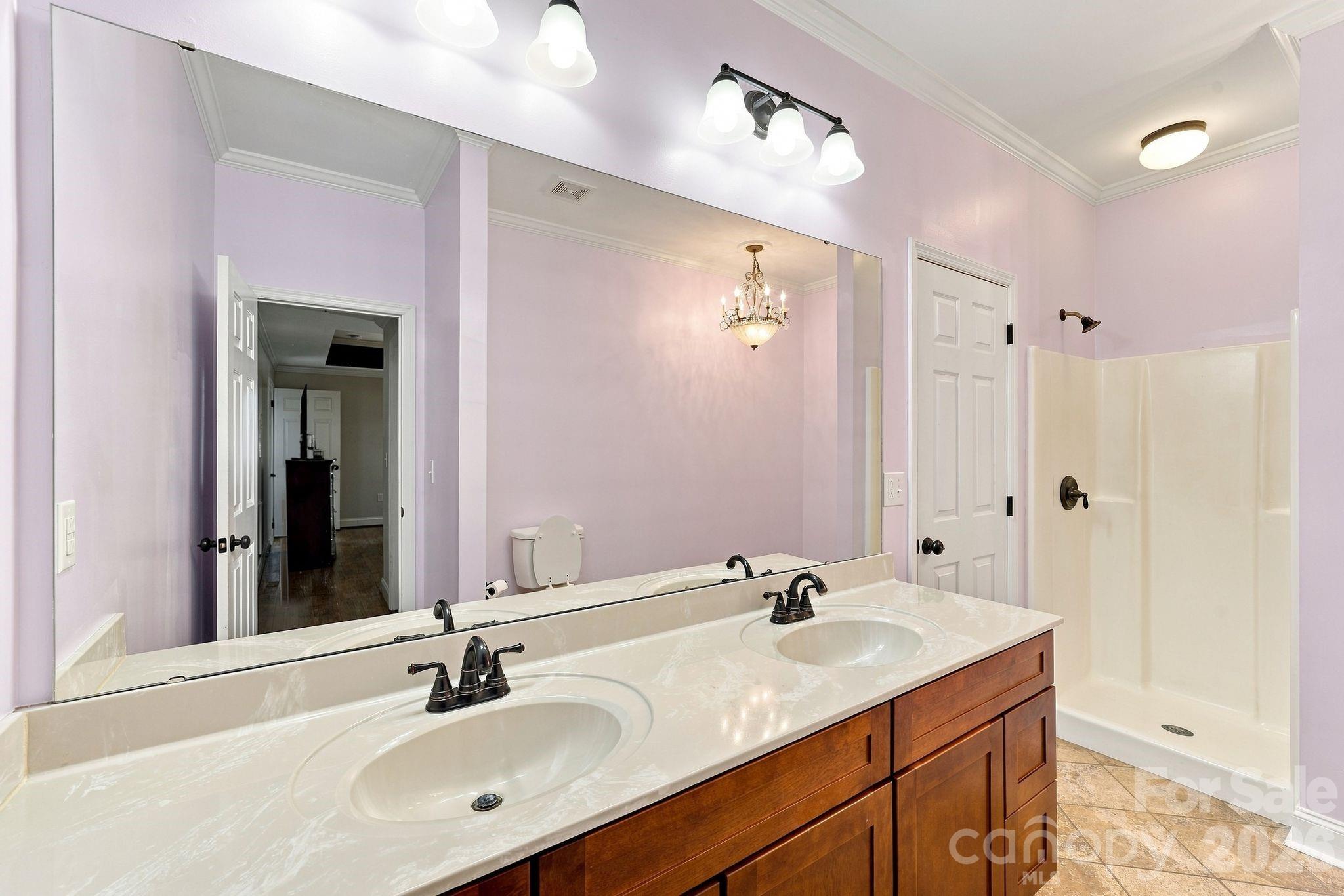 1134 Oakwood Drive — Chester