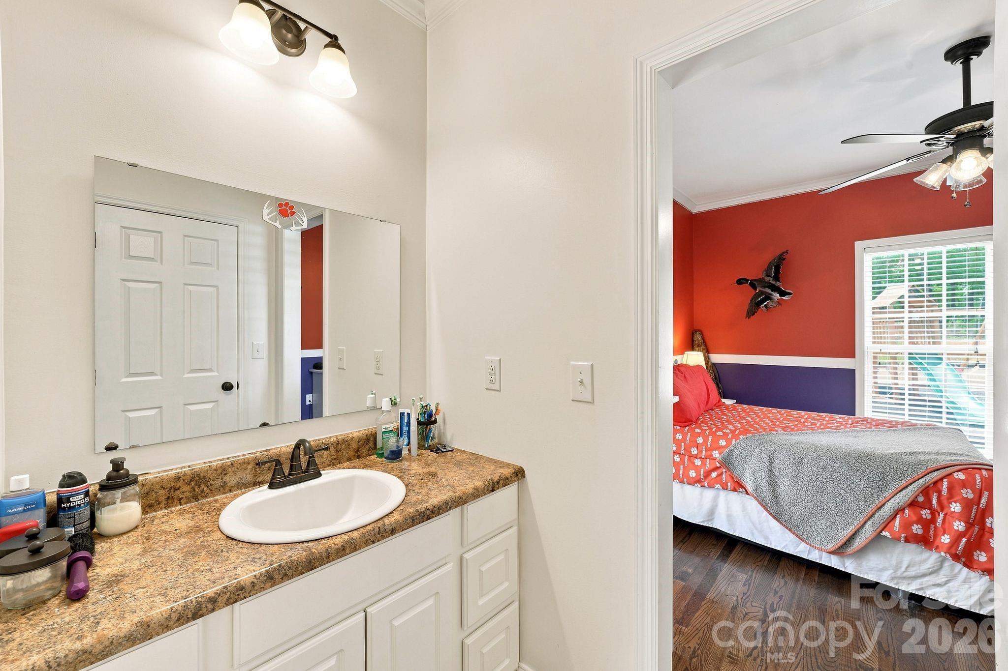 1134 Oakwood Drive — Chester