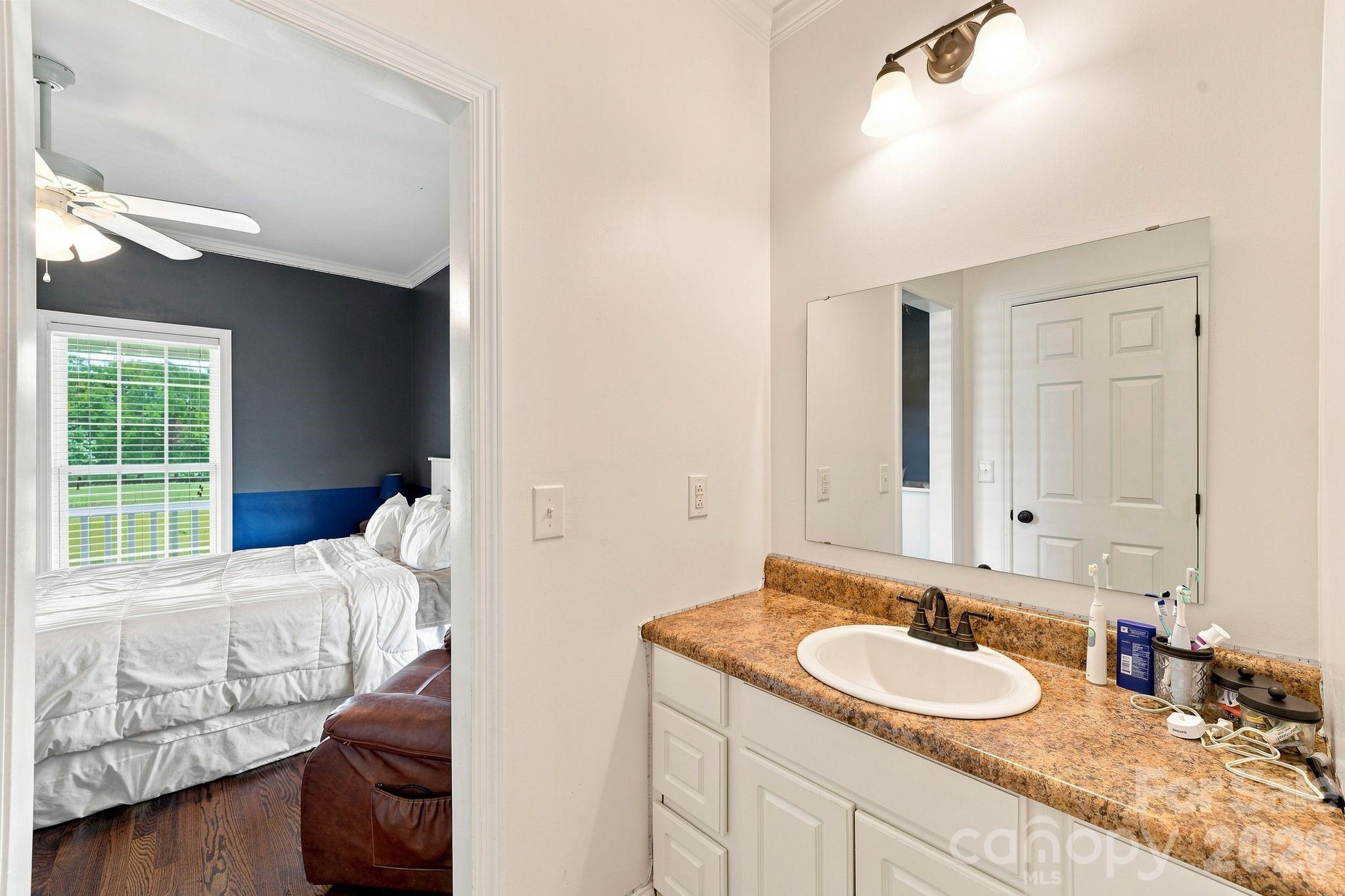 1134 Oakwood Drive — Chester