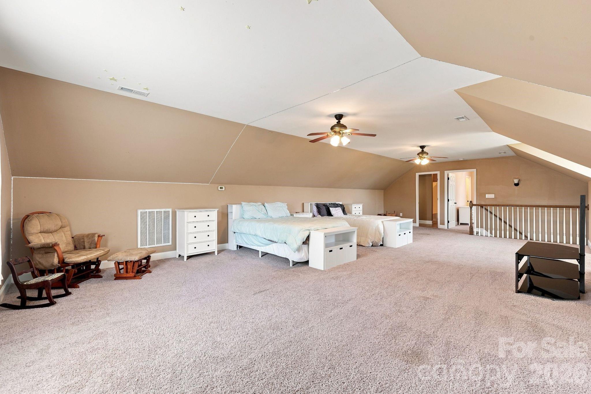 1134 Oakwood Drive — Chester