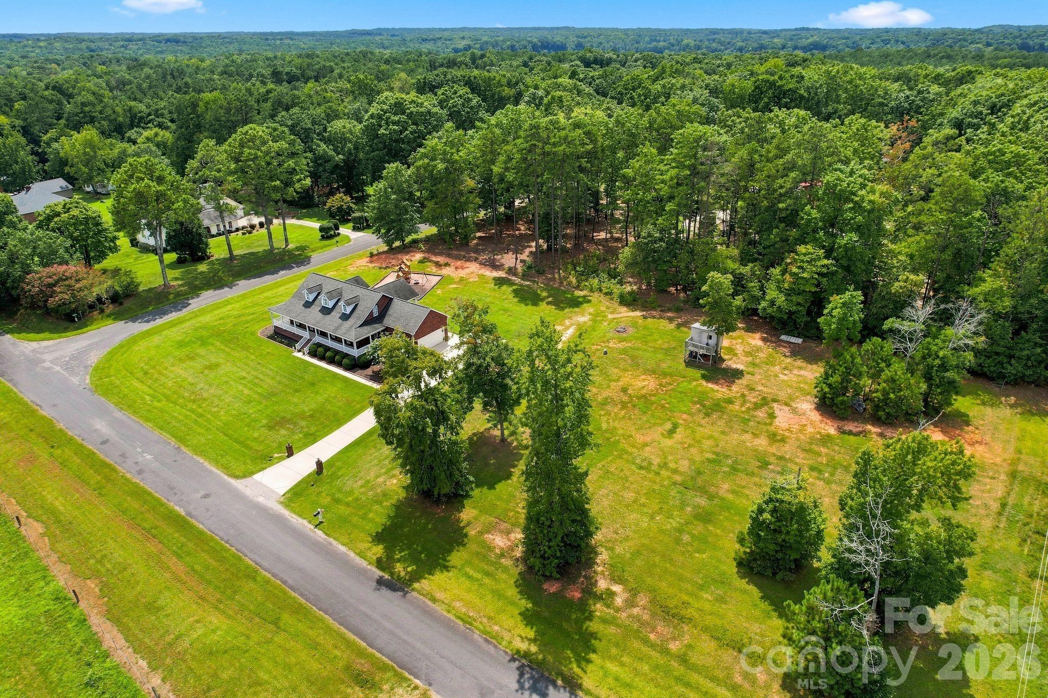 1134 Oakwood Drive — Chester