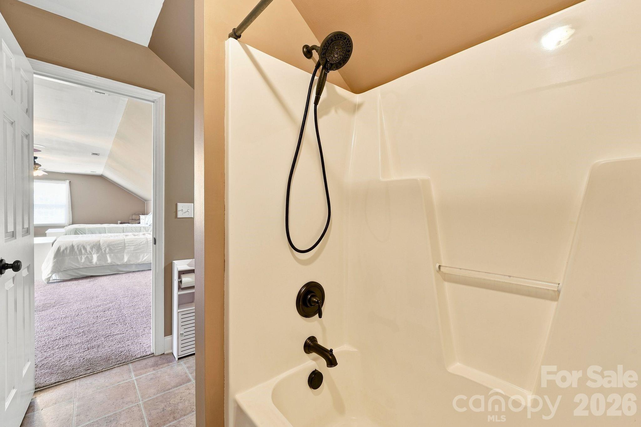 1134 Oakwood Drive — Chester