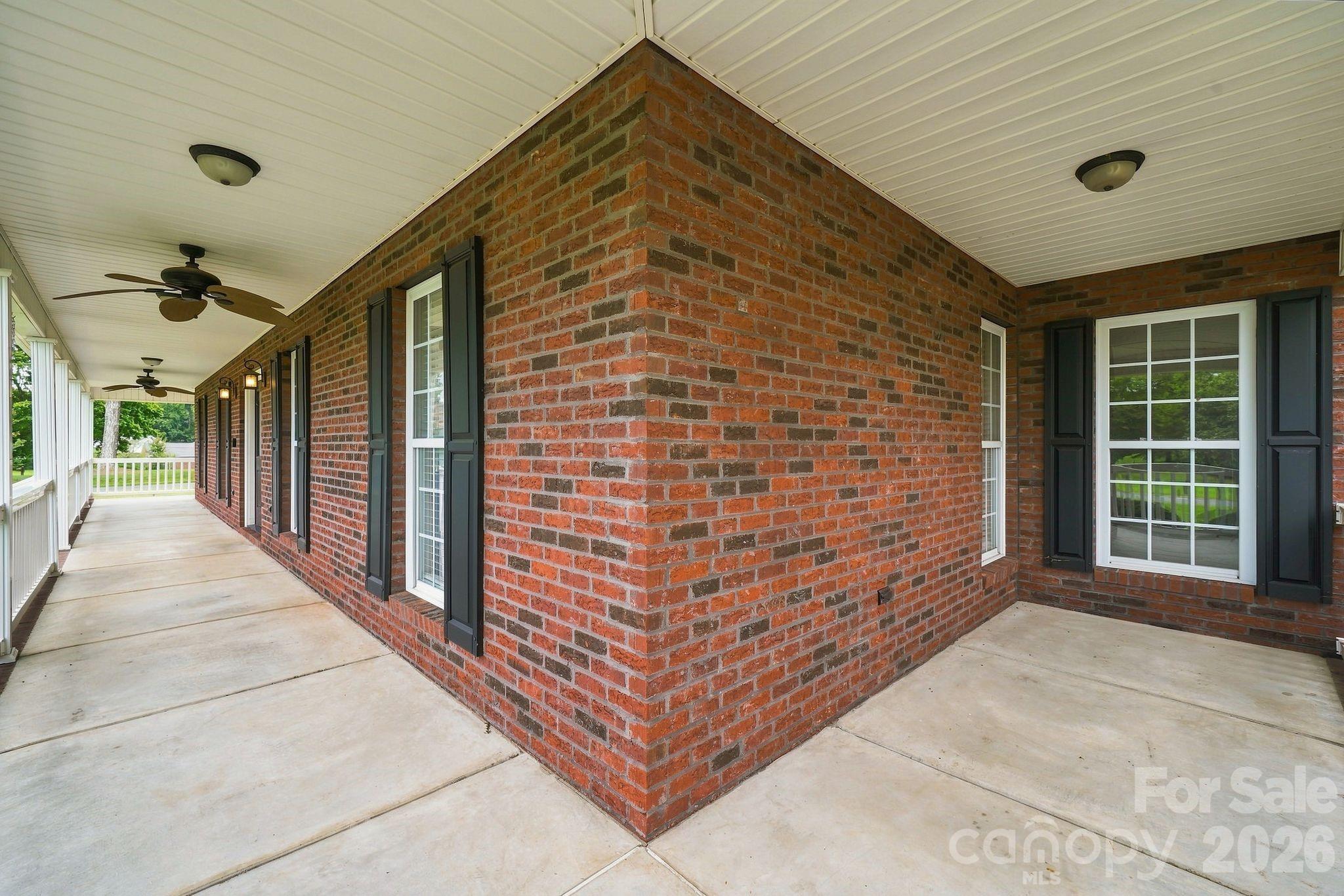 1134 Oakwood Drive — Chester