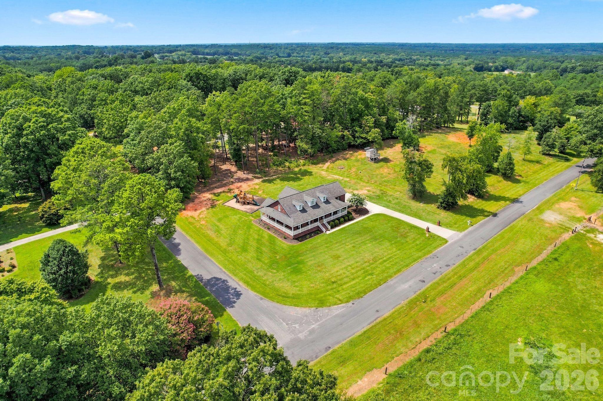 1134 Oakwood Drive — Chester
