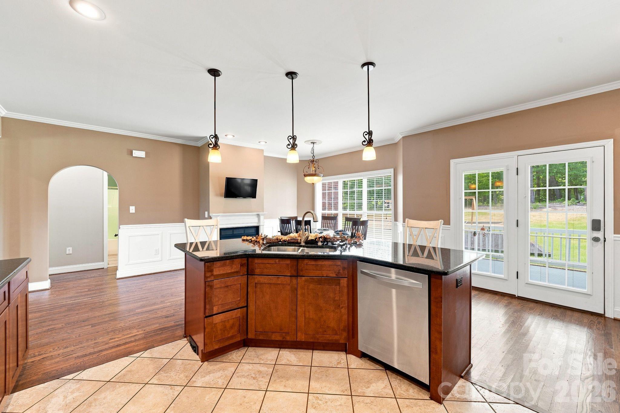 1134 Oakwood Drive — Chester