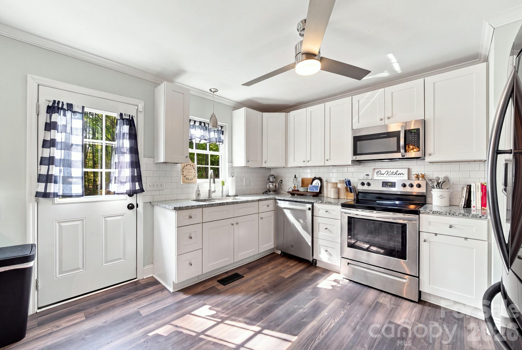 1364 Stroupe Road — Lancaster