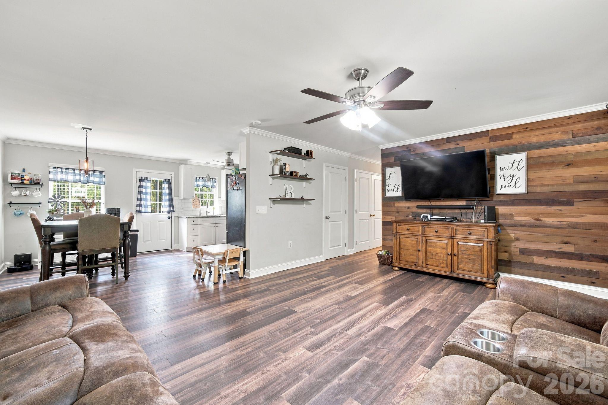 1364 Stroupe Road — Lancaster