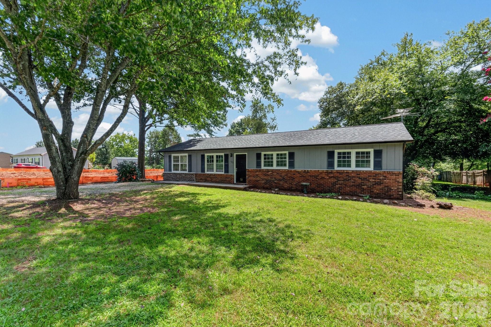 123 Robinette Lane — Statesville