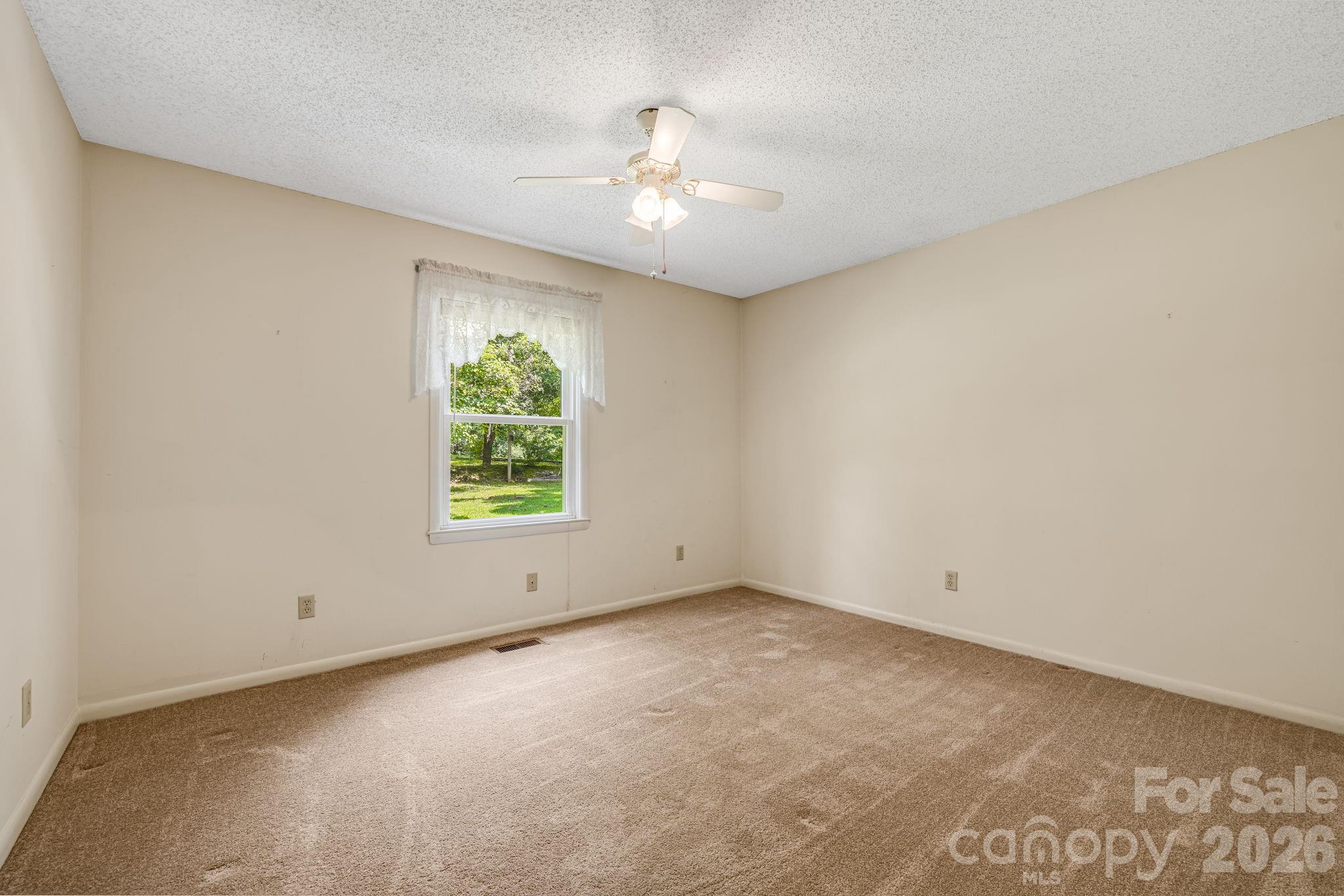11 E Ridgeway Drive — Weaverville