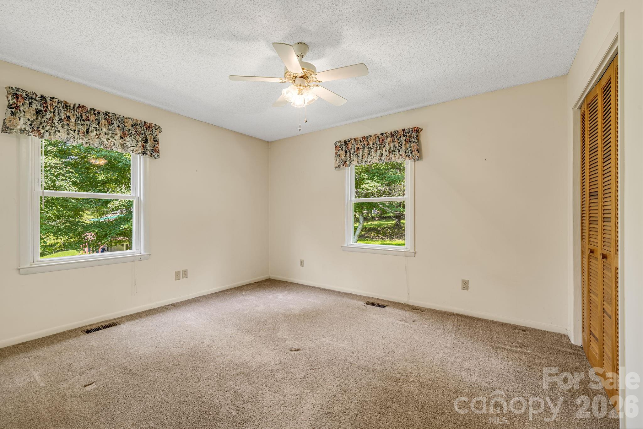 11 E Ridgeway Drive — Weaverville